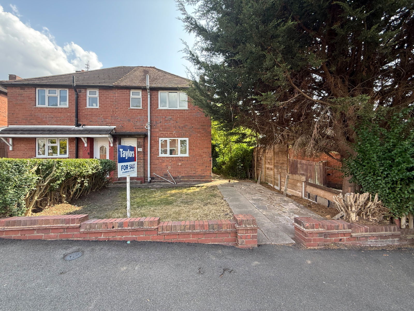 3 bedroom Semi-detached house For Sale