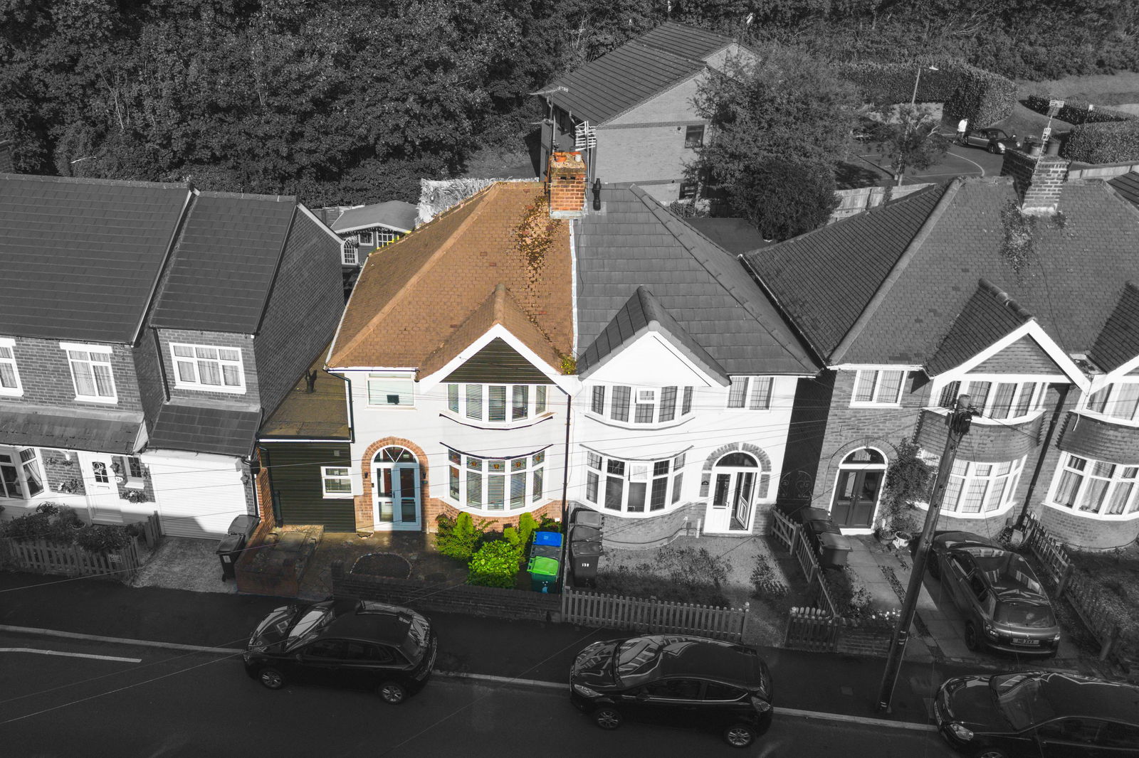 3 bedroom Semi-detached house Under Offer