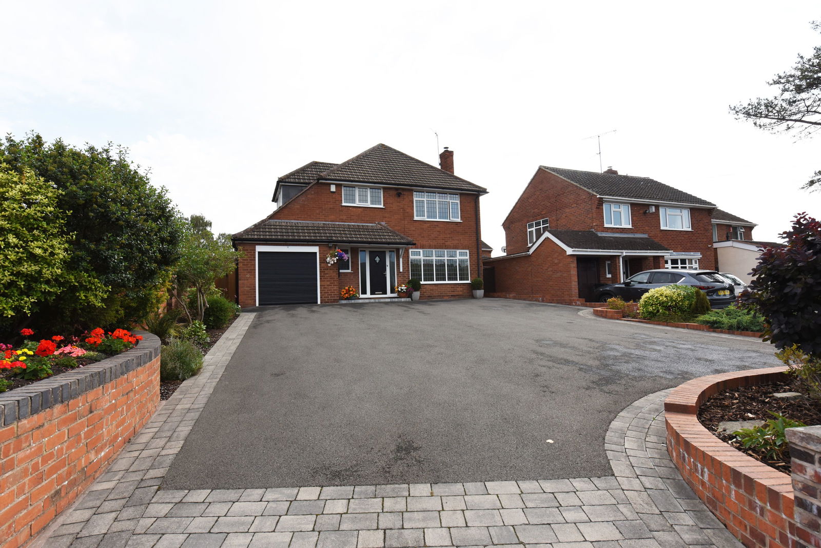 3 bedroom Detached house Under Offer