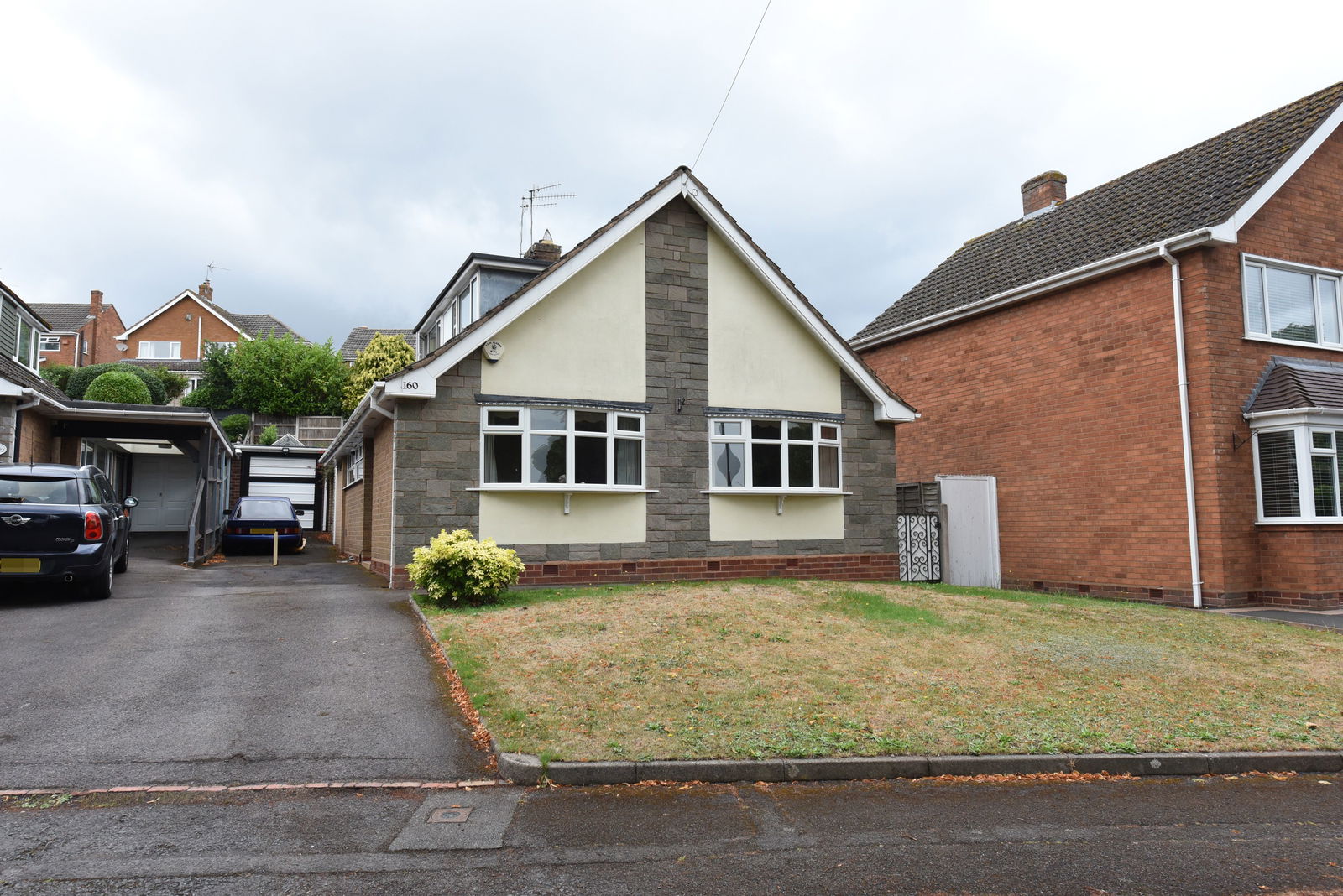 3 bedroom Detached bungalow For Sale