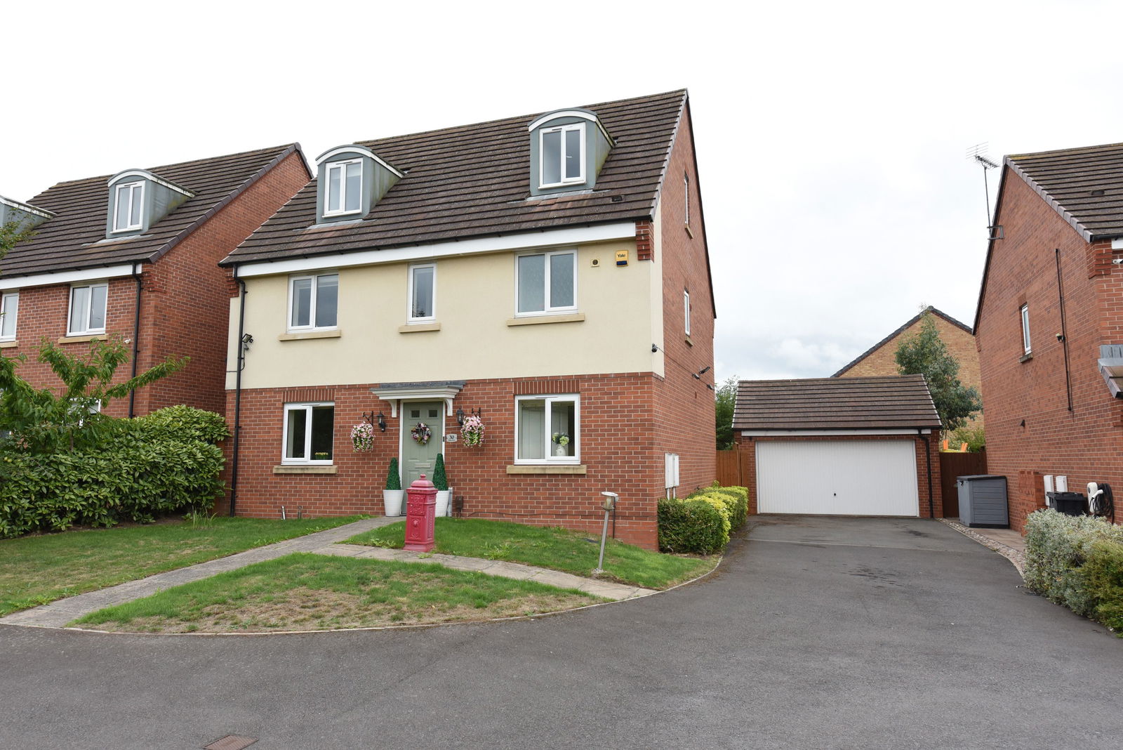 5 bedroom Detached house For Sale
