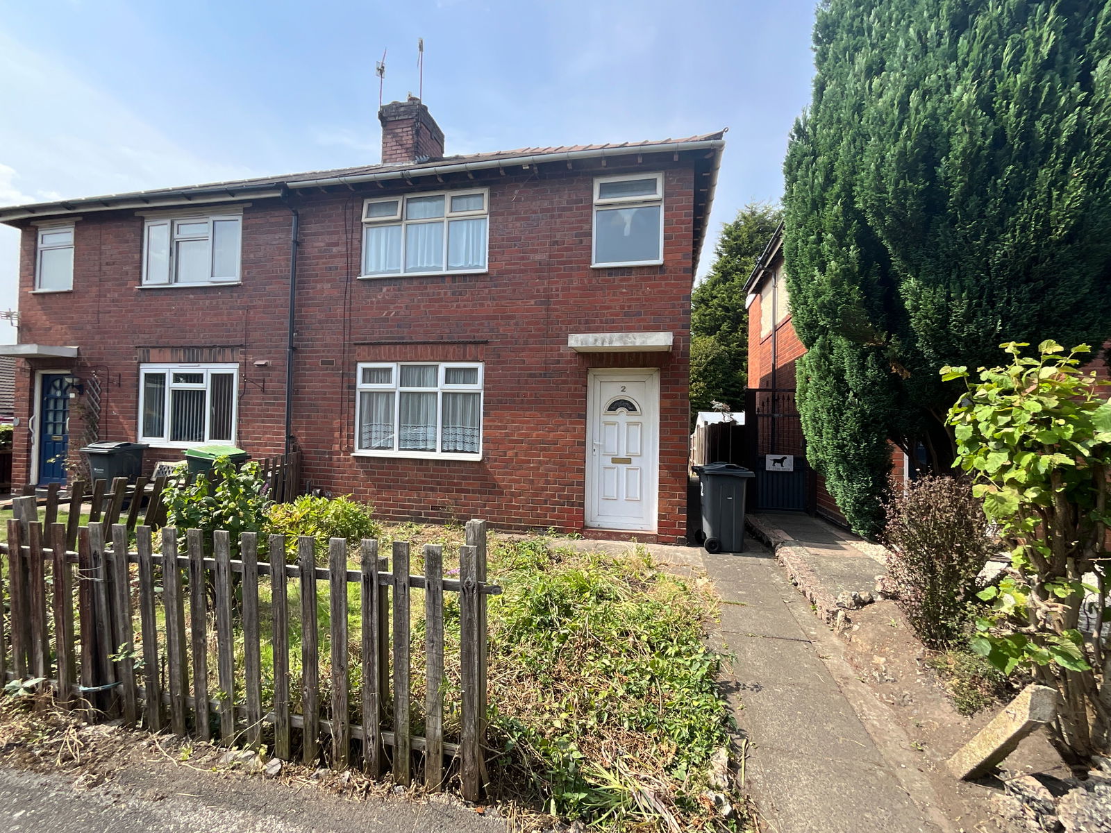 3 bedroom Semi-detached house For Sale