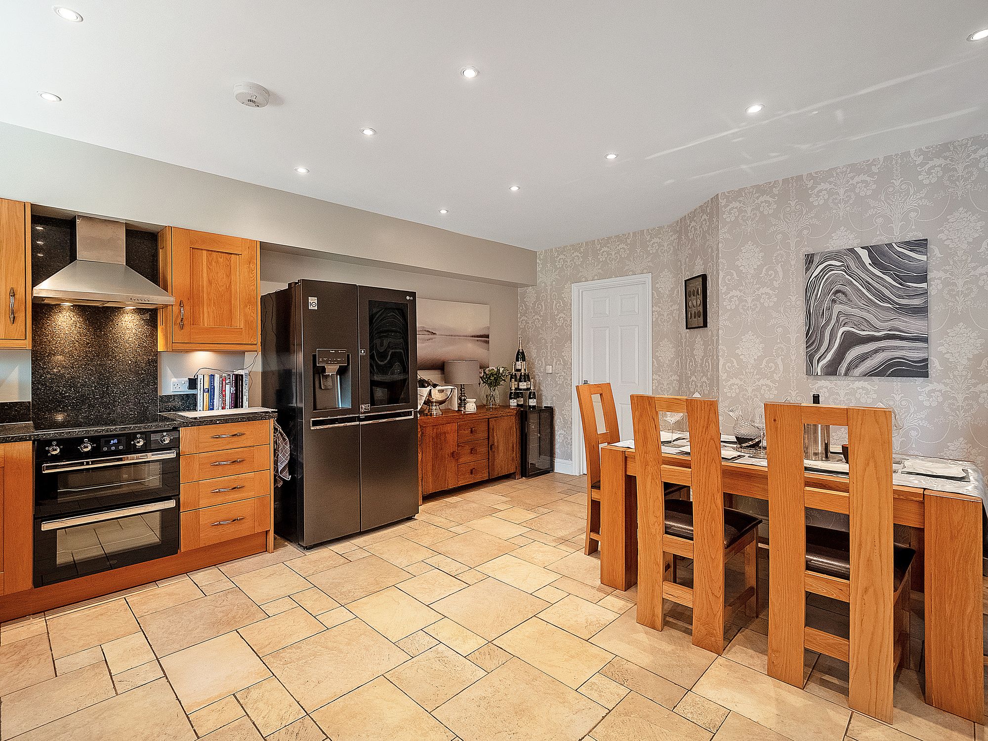 5 bedroom Semi-detached house For Sale