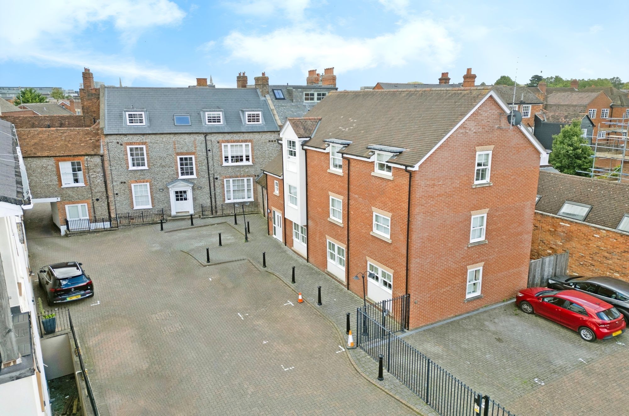 2 bedroom Apartment For Sale