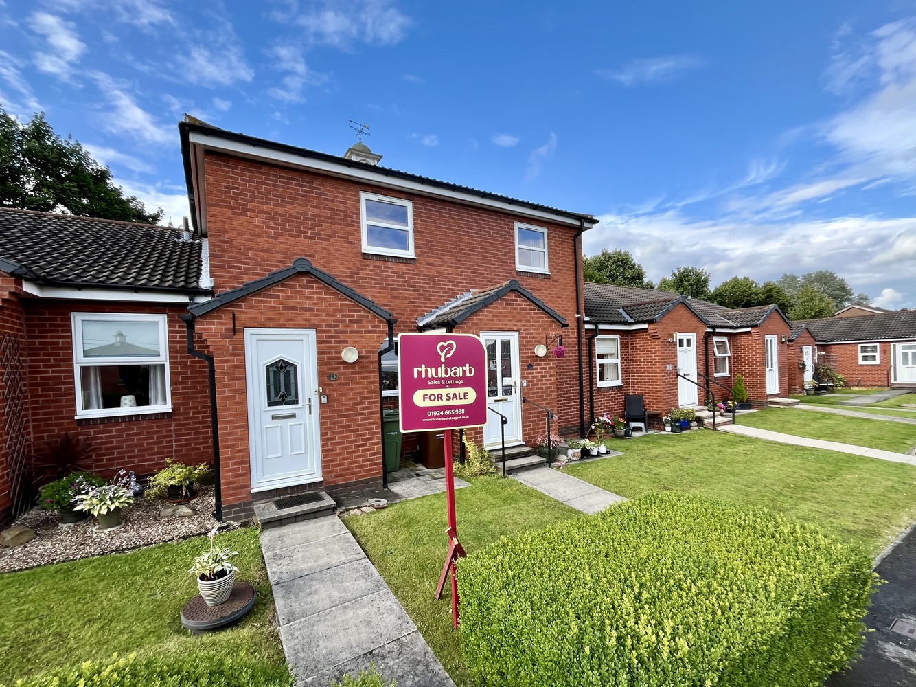 2 bedroom Flat For Sale