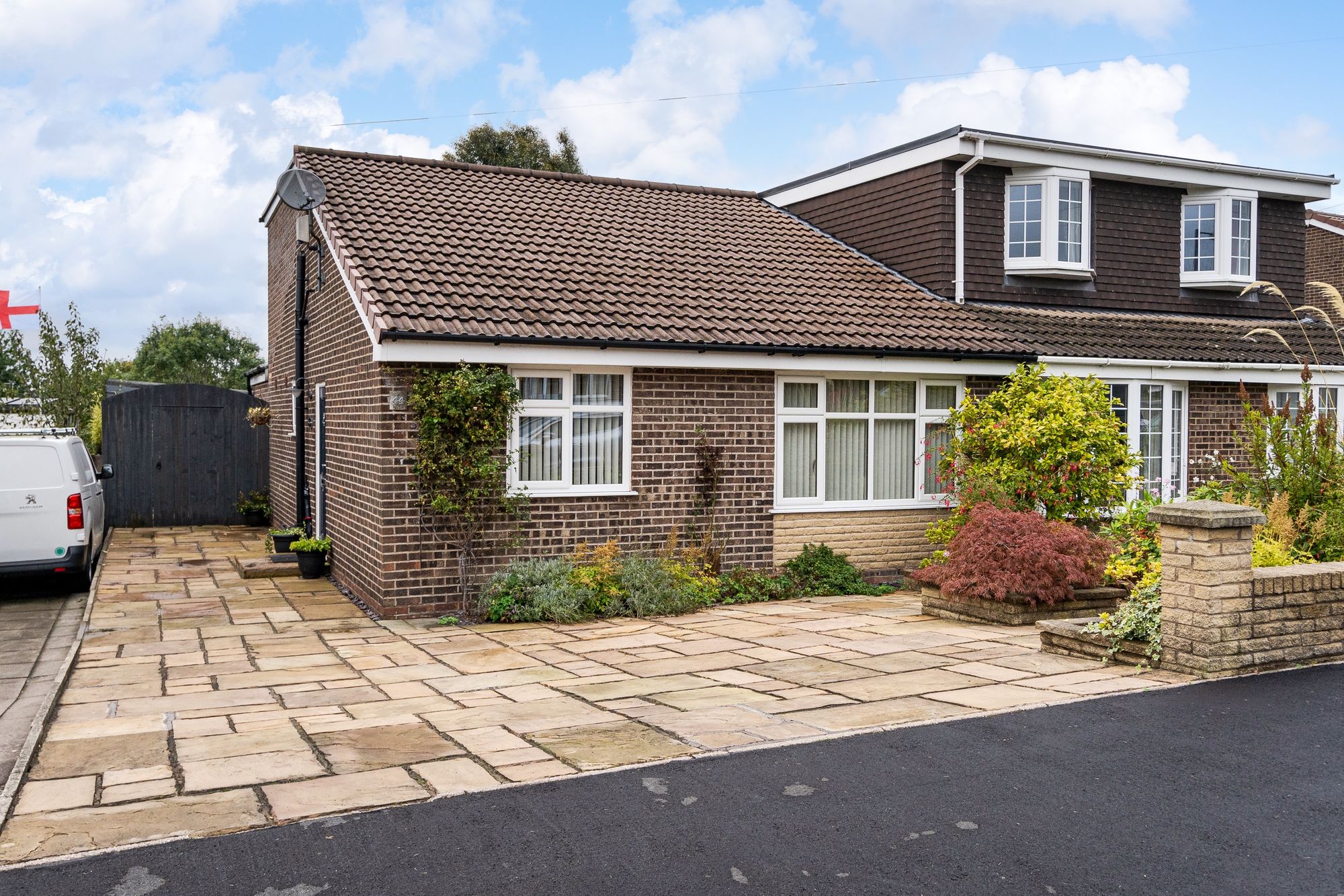 3 bedroom Detached bungalow For Sale