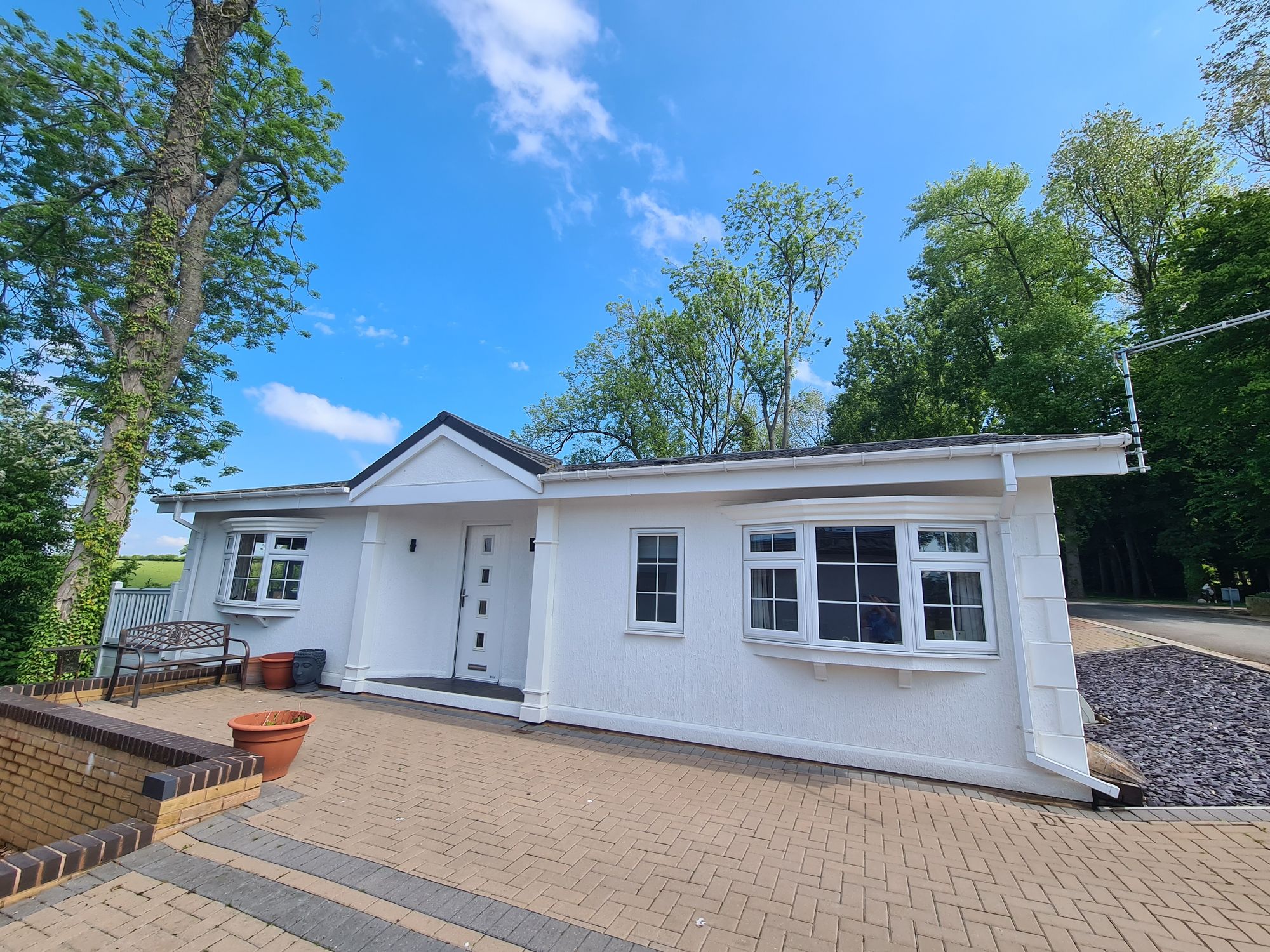 2 bedroom Property For Sale