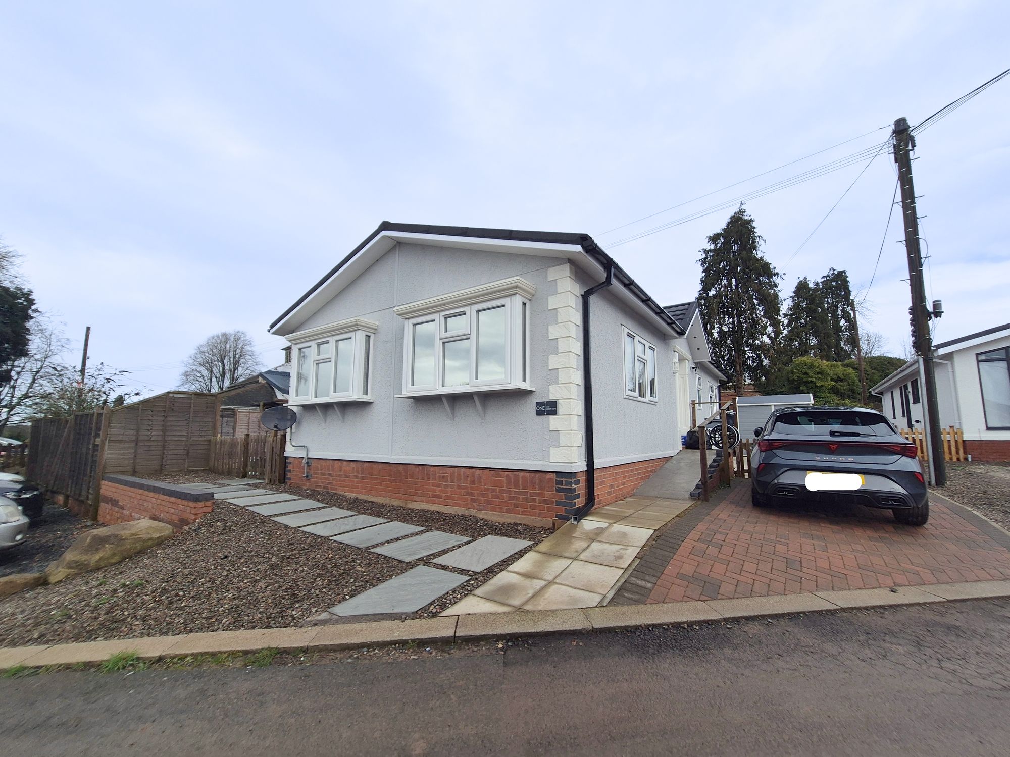 2 bedroom Link detached house For Sale