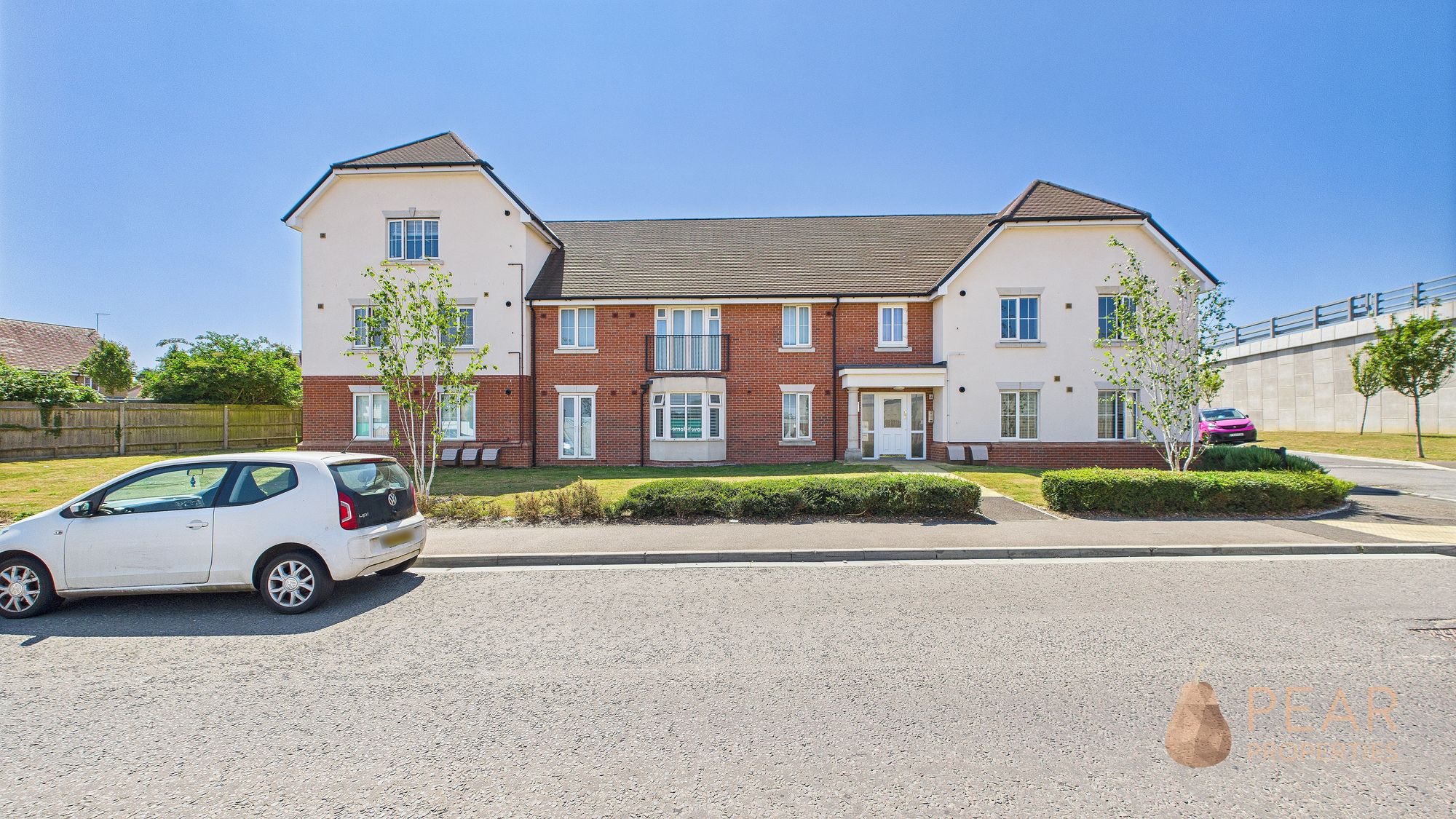 2 bedroom Flat For Sale