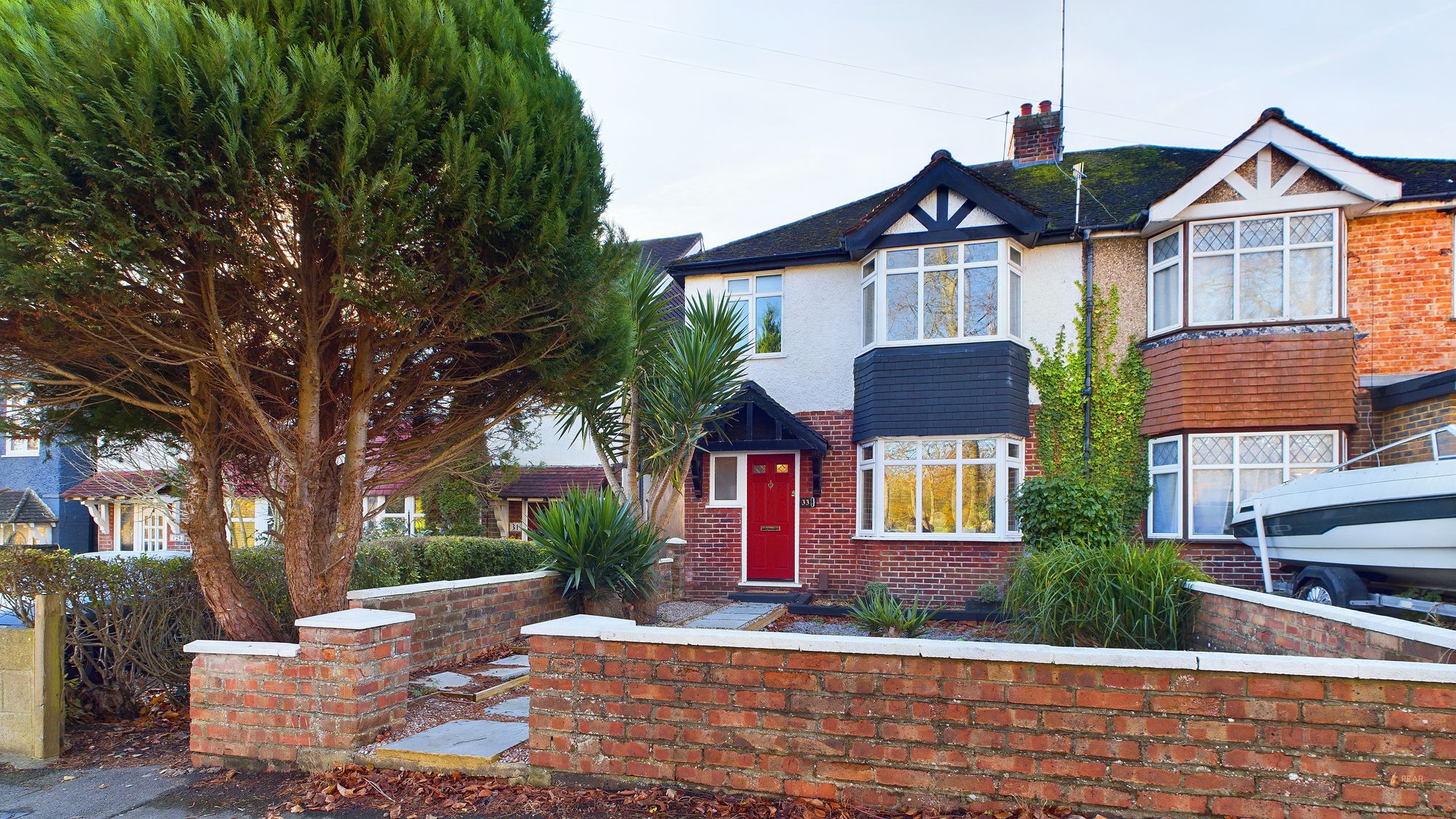 4 bedroom Semi-detached house Under Offer