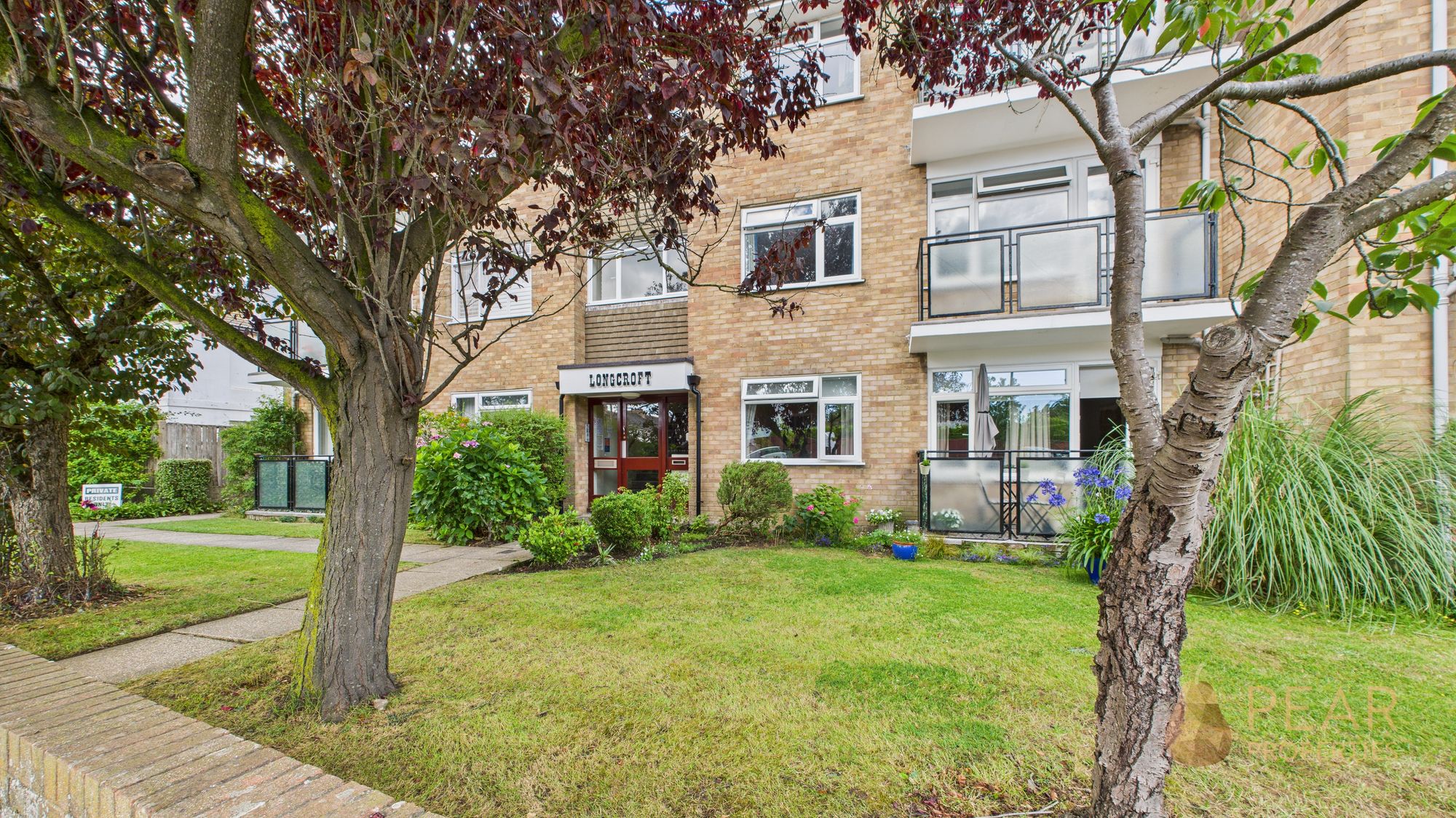 2 bedroom Flat Under Offer