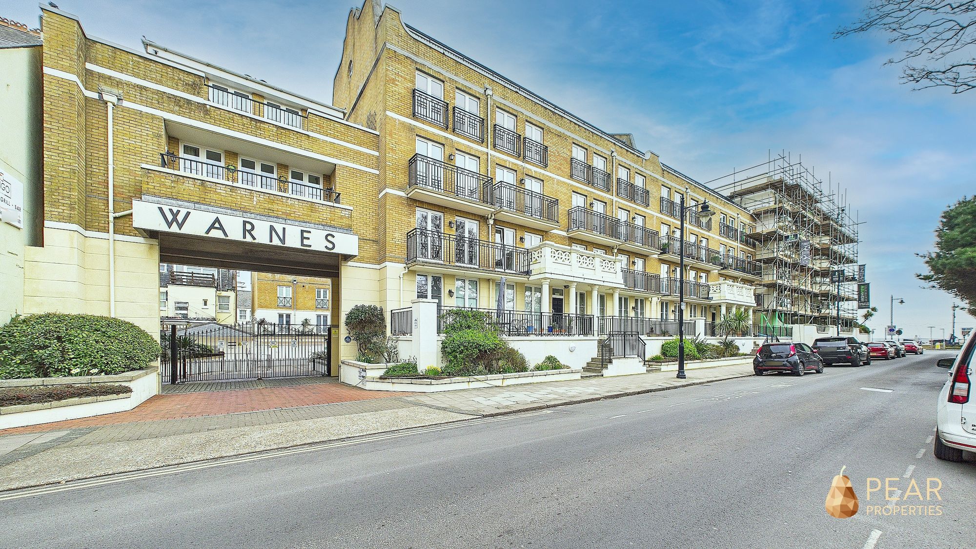 3 bedroom Apartment For Sale