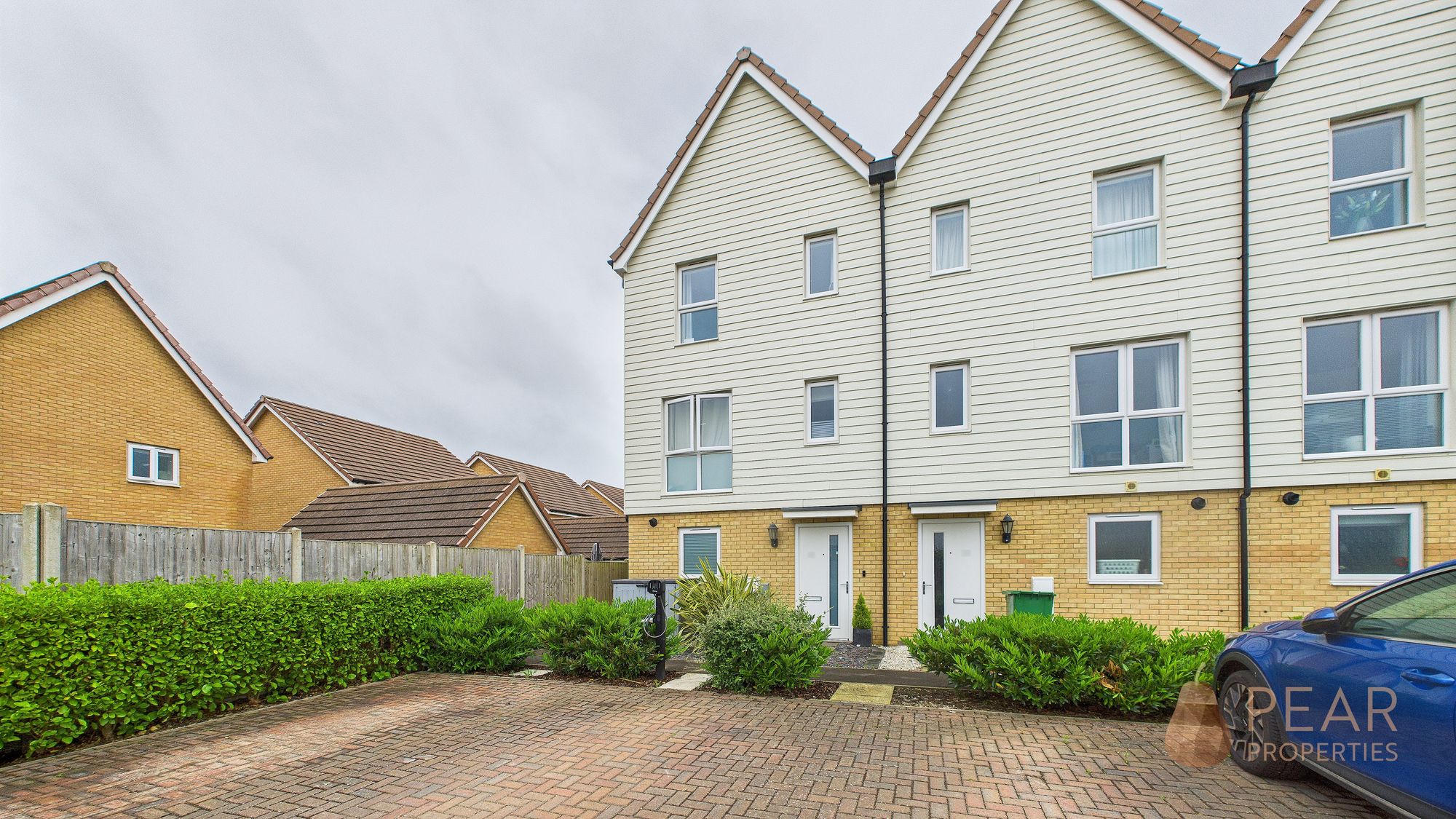 3 bedroom End of terrace house For Sale