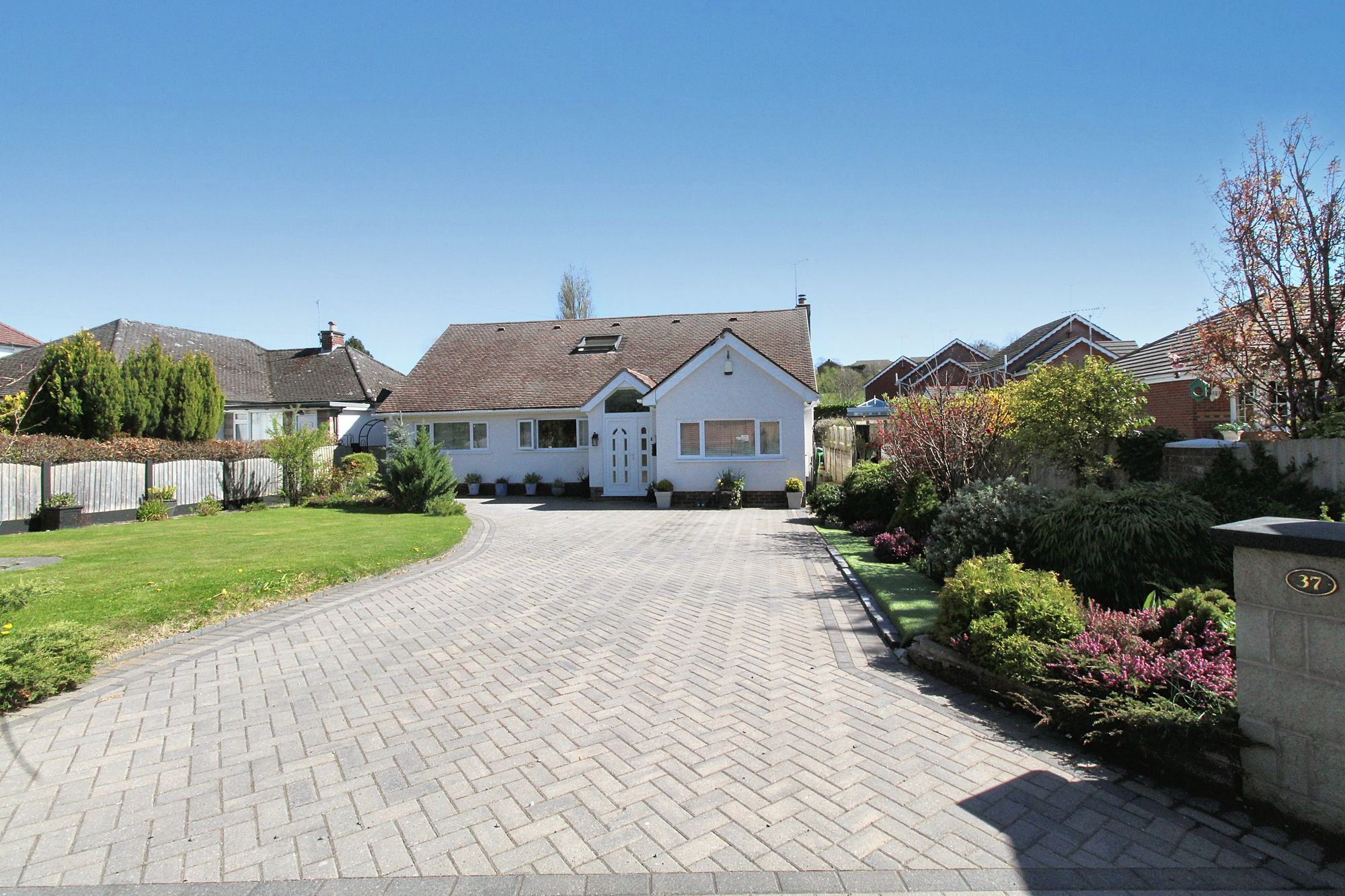 4 bedroom Detached house Under Offer