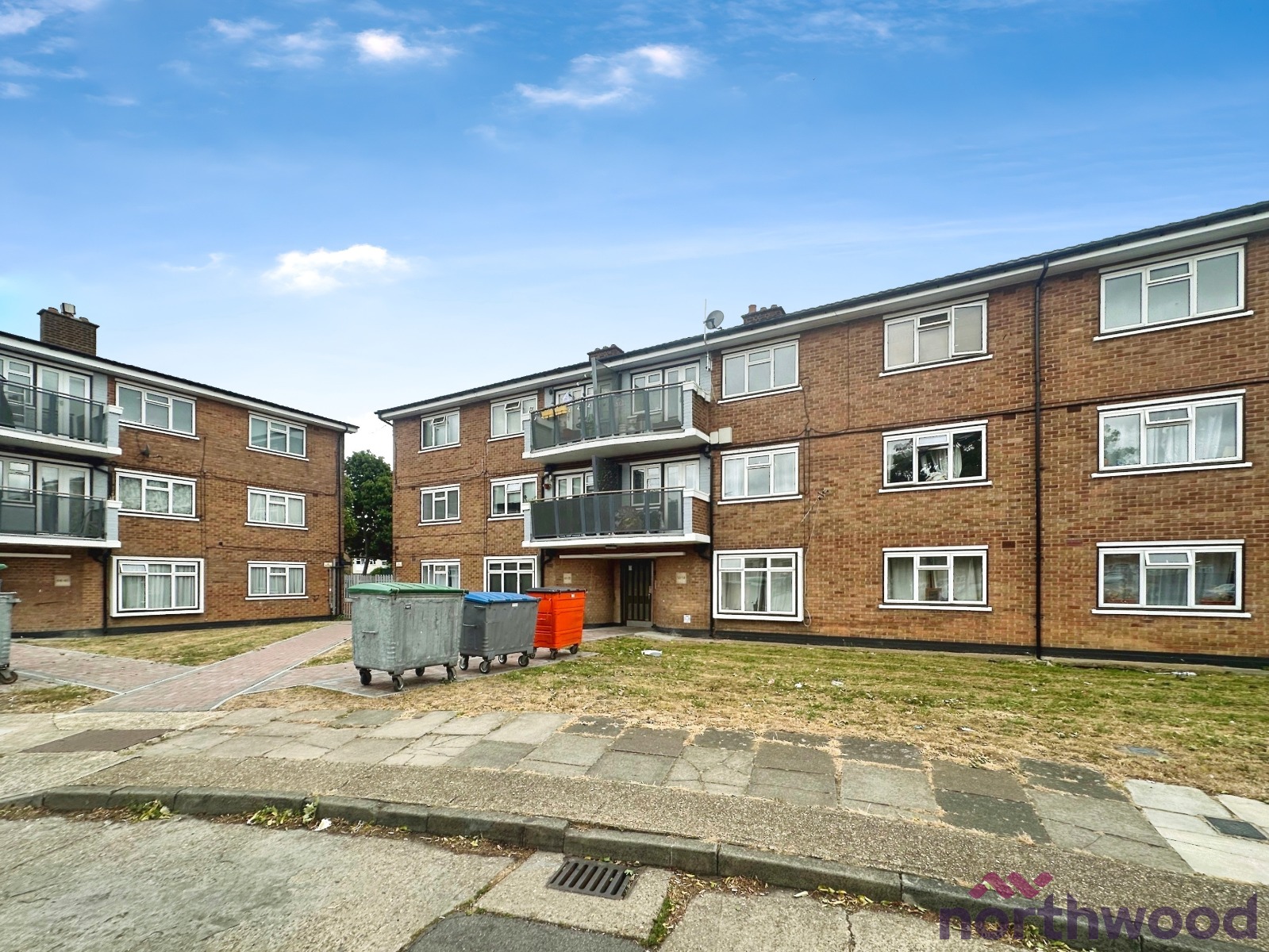 2 bedroom Flat Under Offer