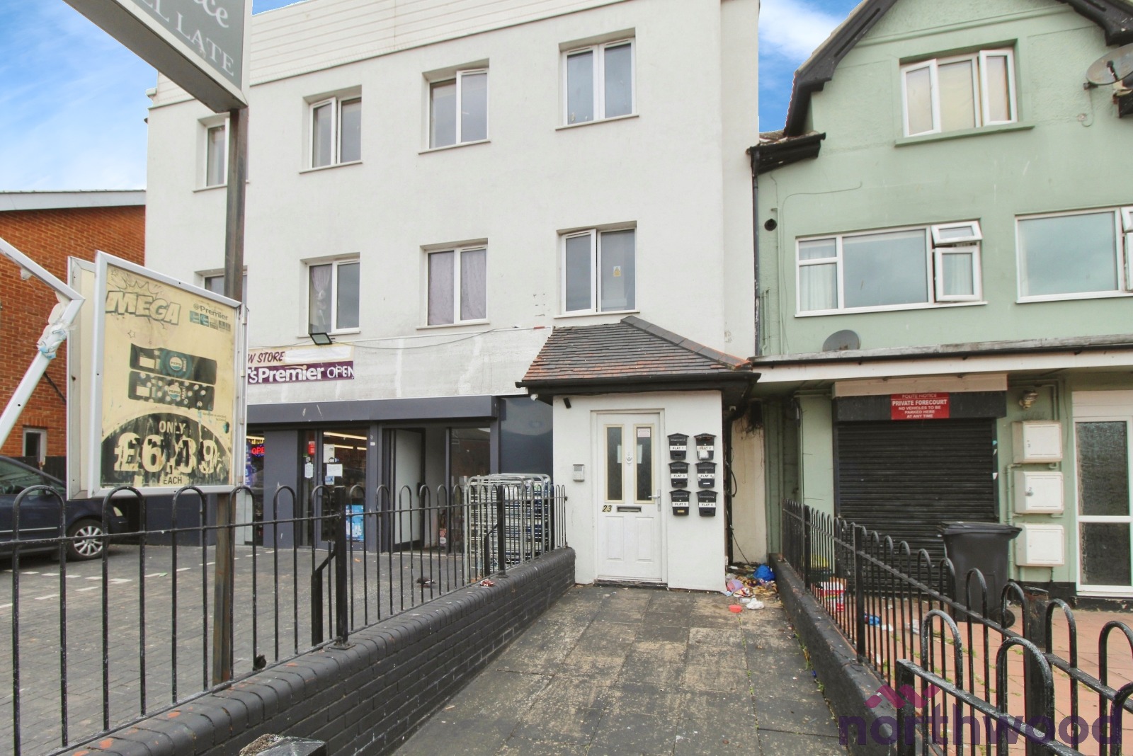 2 bedroom Flat To Let