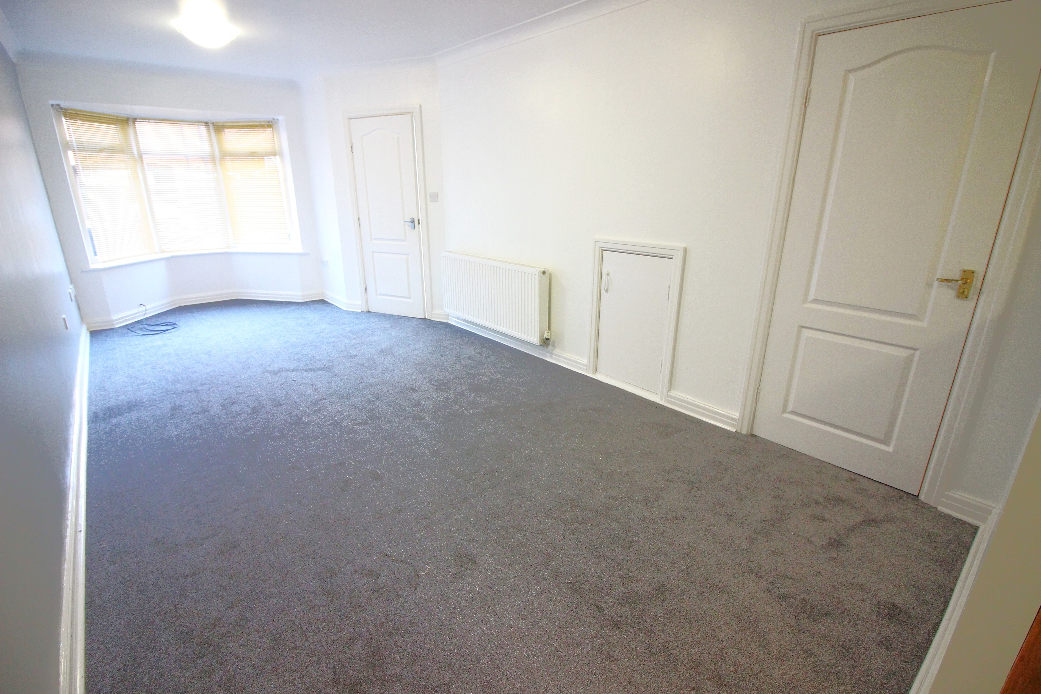 2 bedroom Semi-detached house To Let