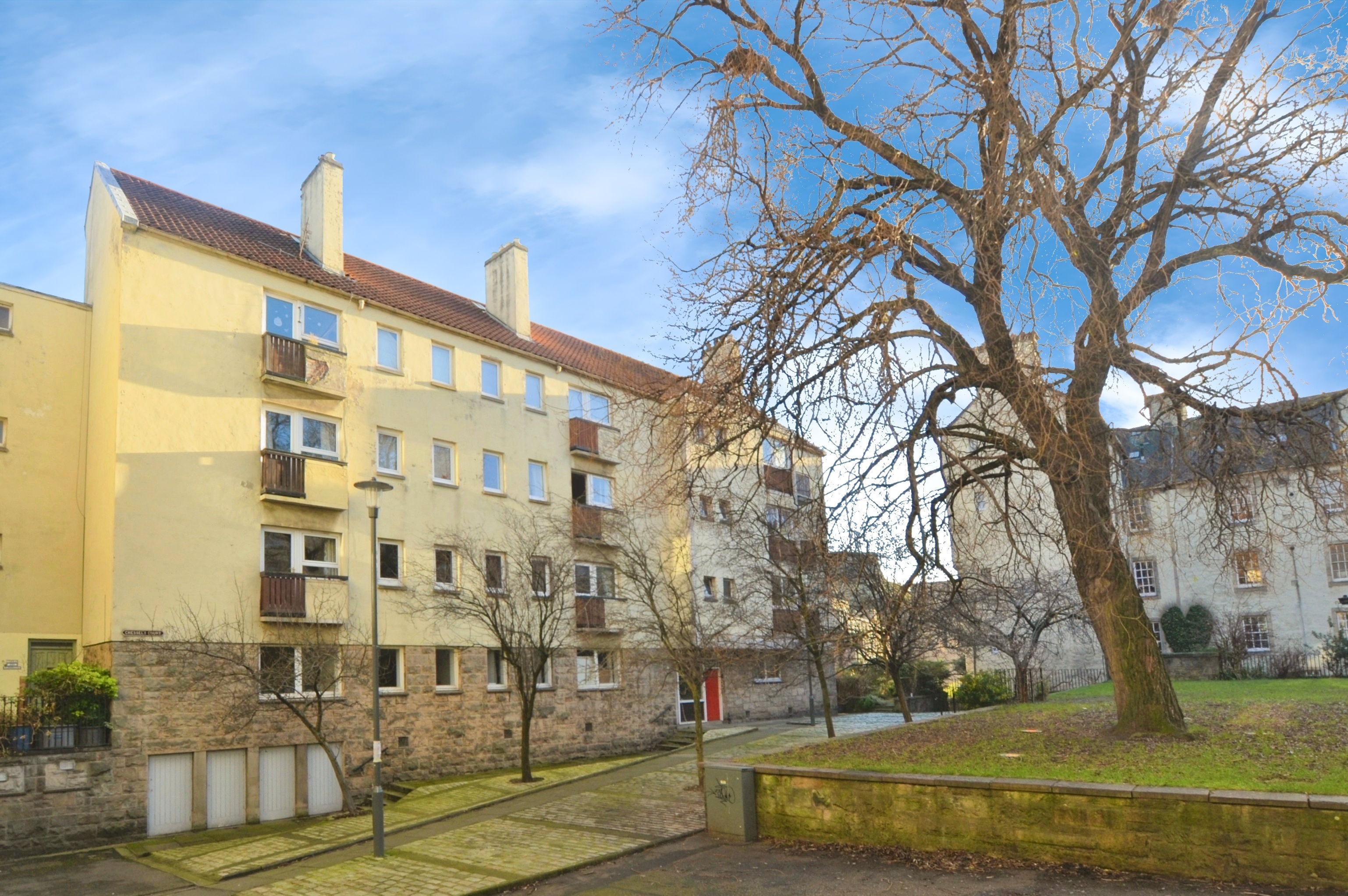 2 bedroom Flat To Let