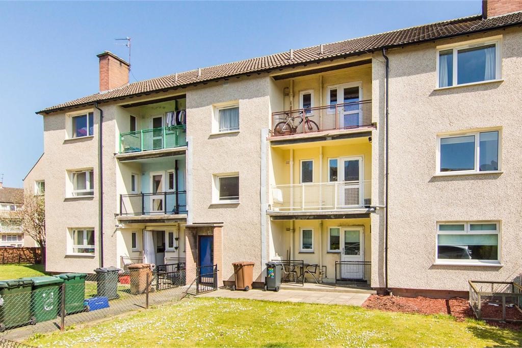 2 bedroom Flat To Let