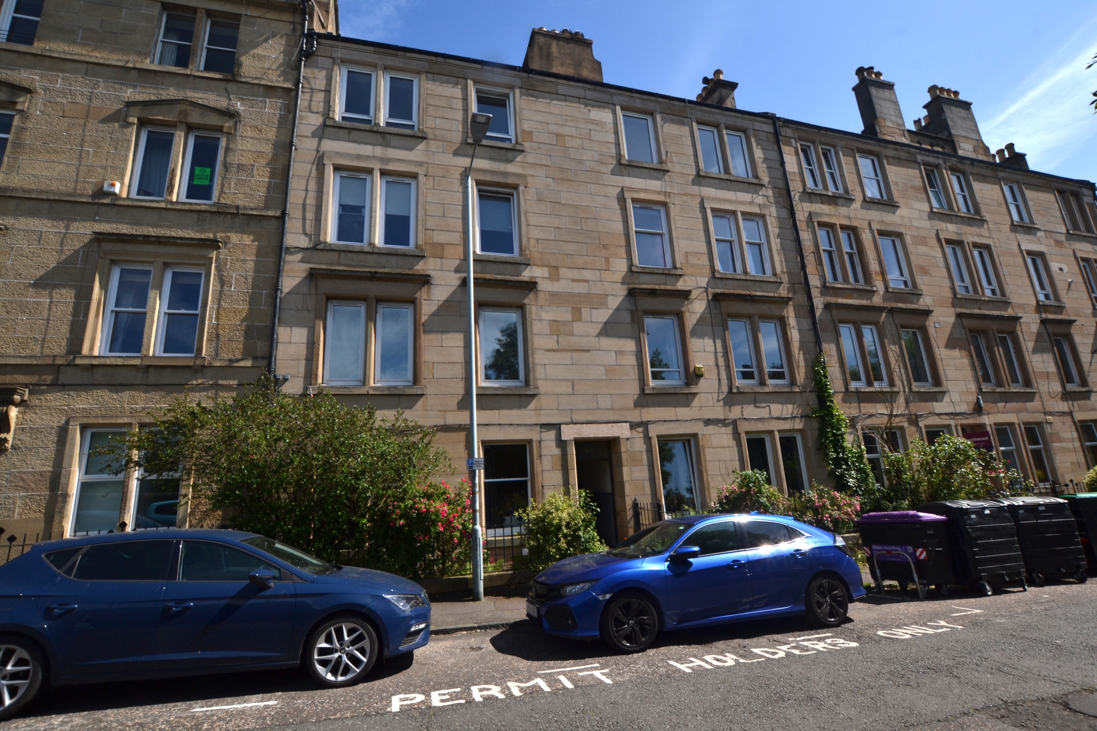 2 bedroom Flat To Let