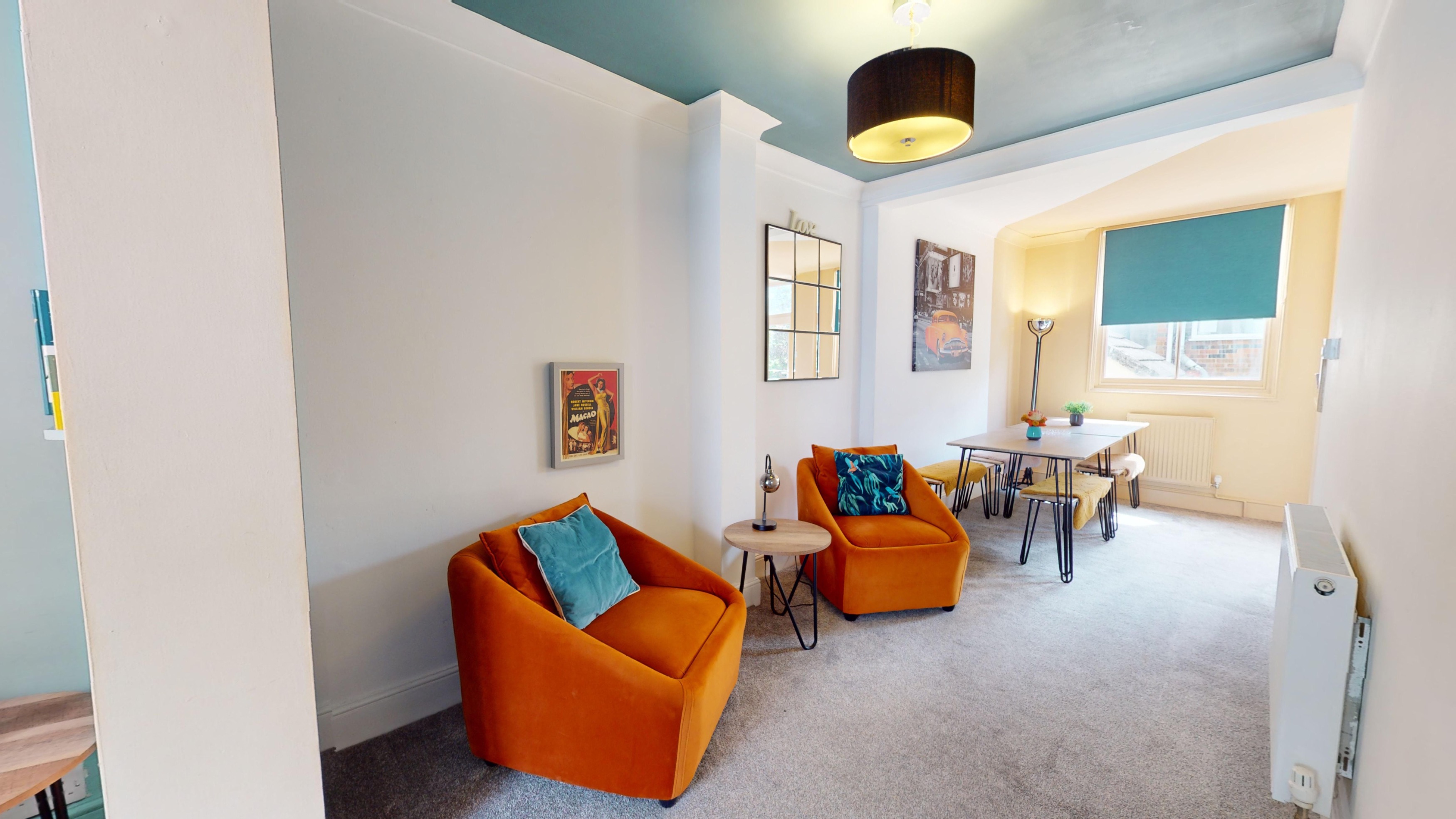 2 bedroom Flat To Let