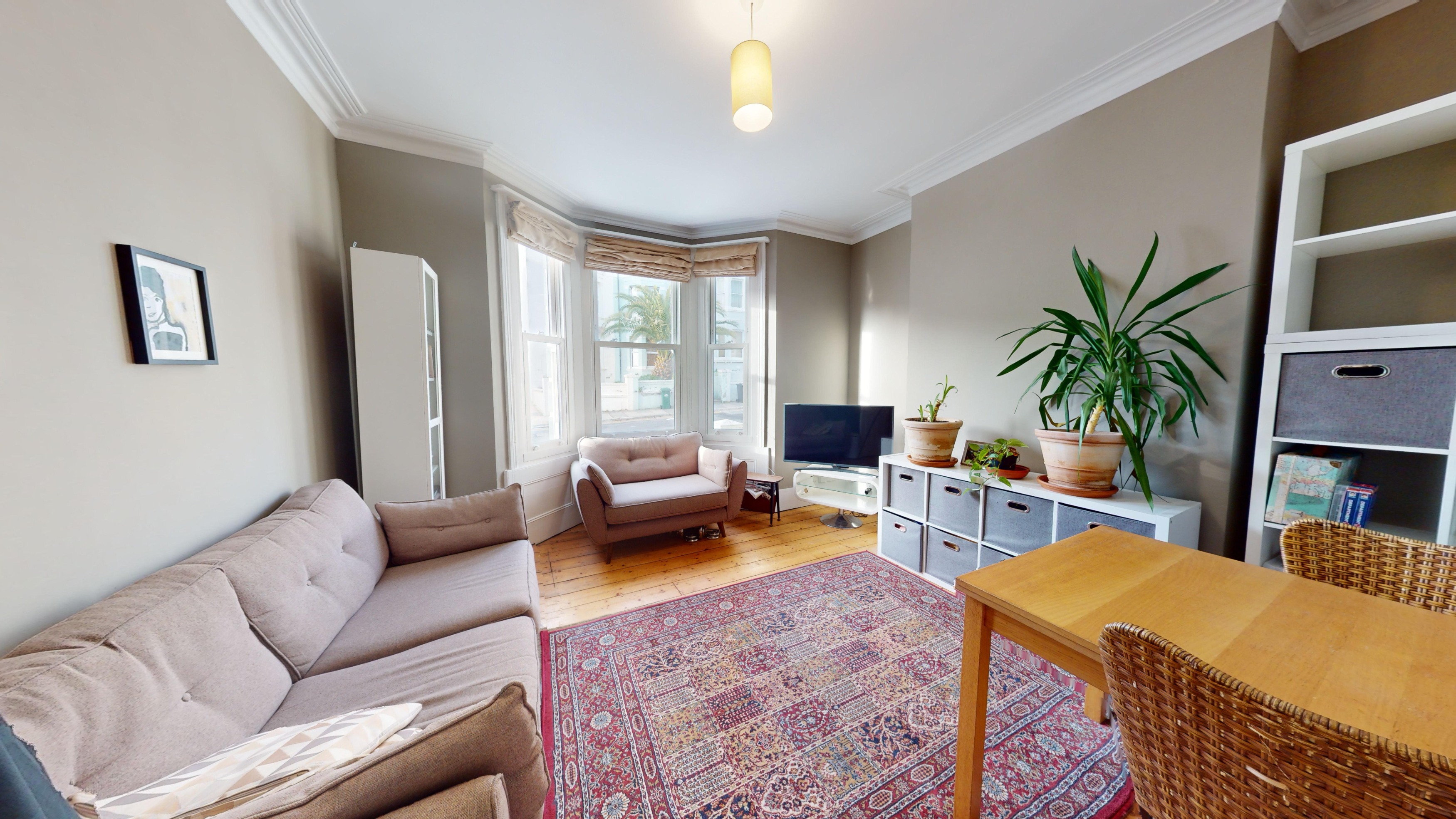 1 bedroom Flat To Let