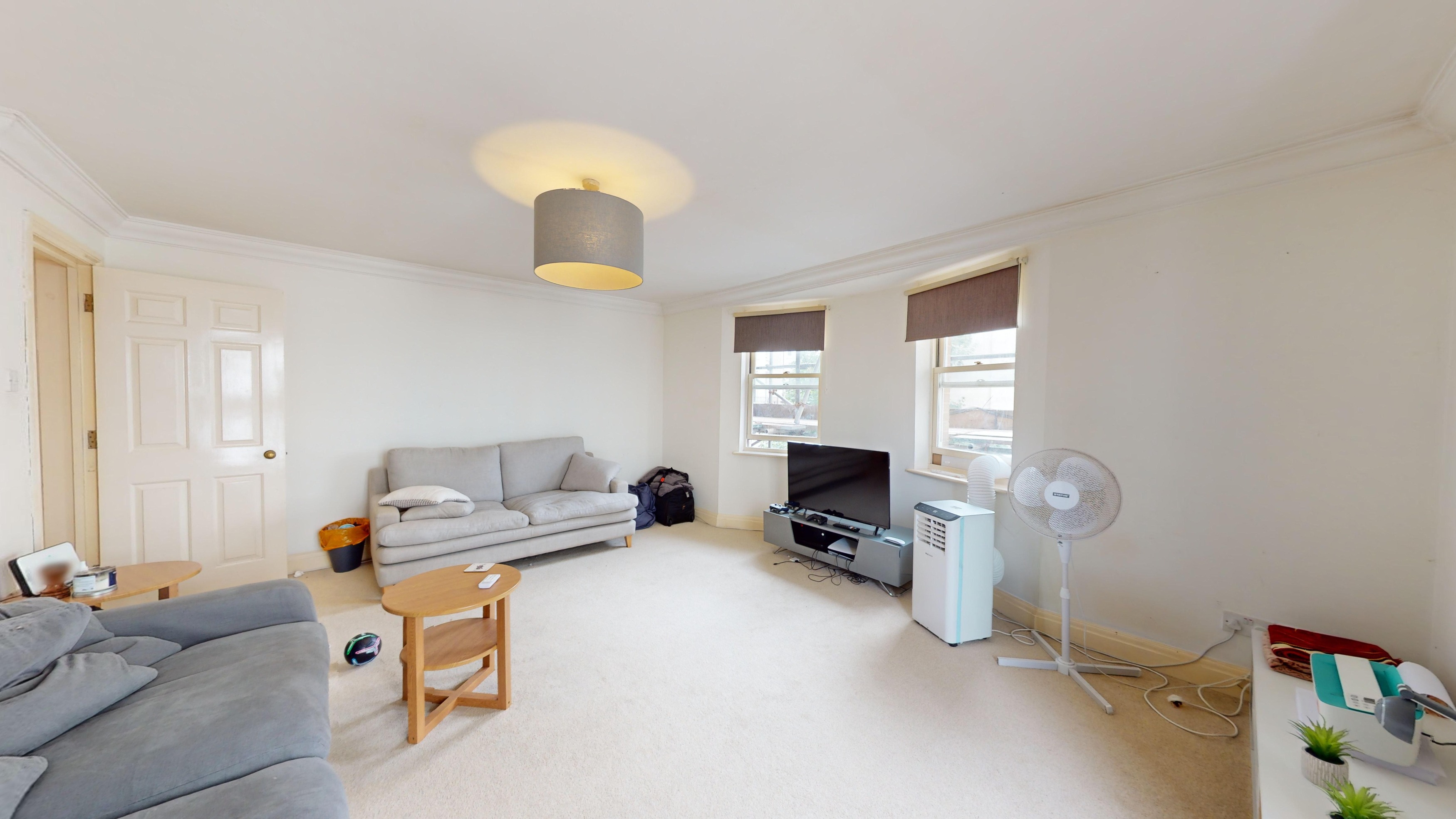 2 bedroom Flat To Let