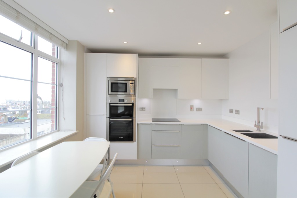2 bedroom Flat To Let