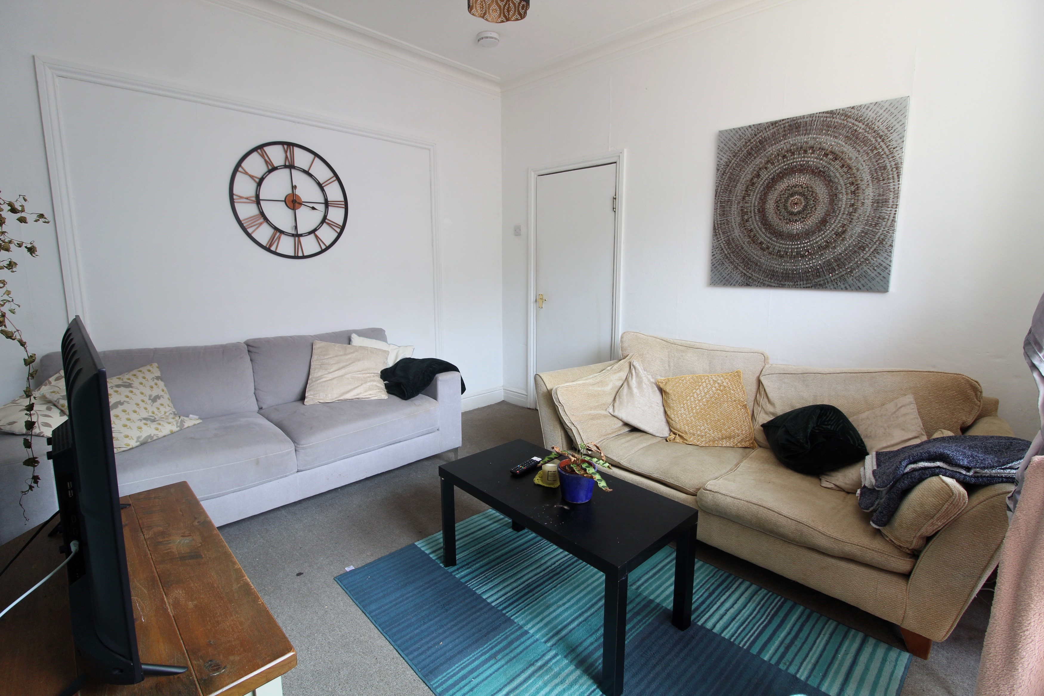 5 bedroom Terraced House To Let