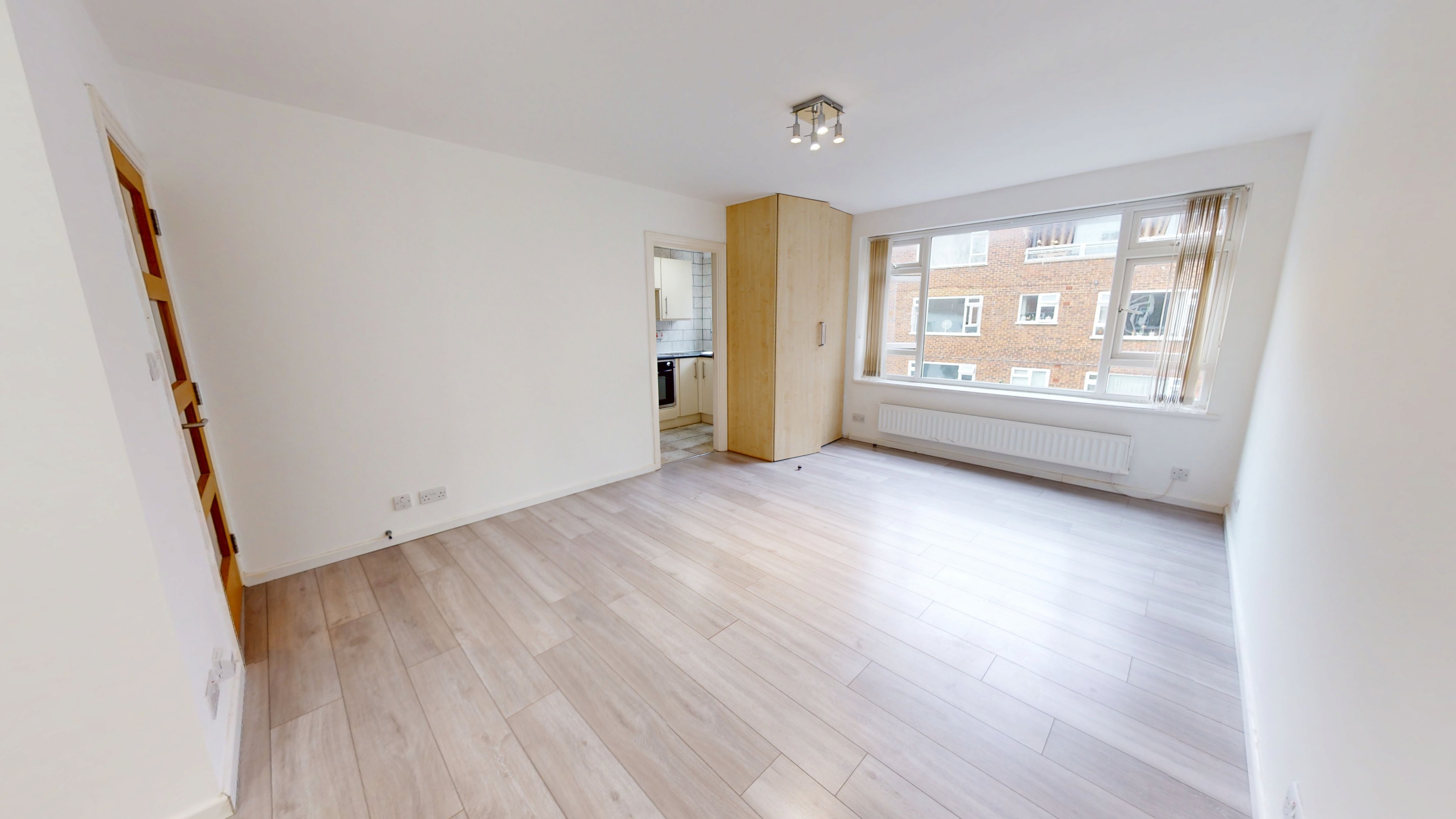 1 bedroom Studio flat To Let