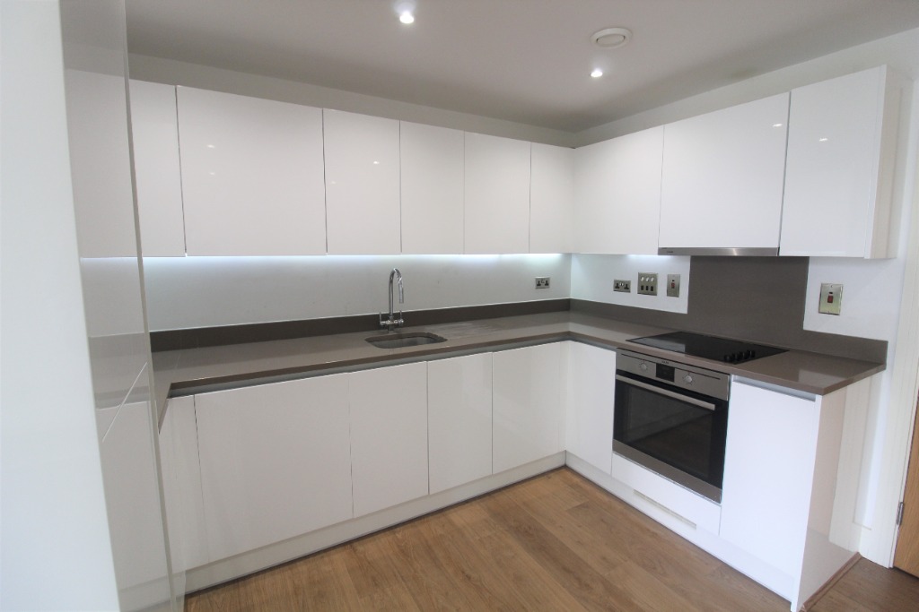 2 bedroom Flat To Let