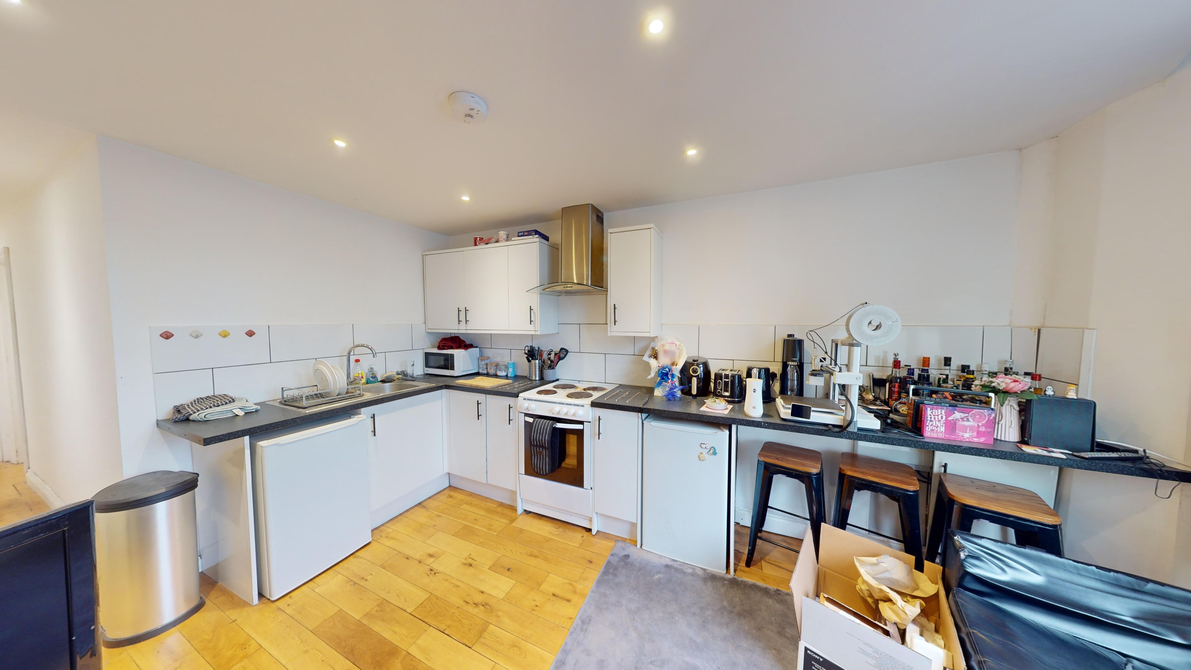 2 bedroom Flat To Let
