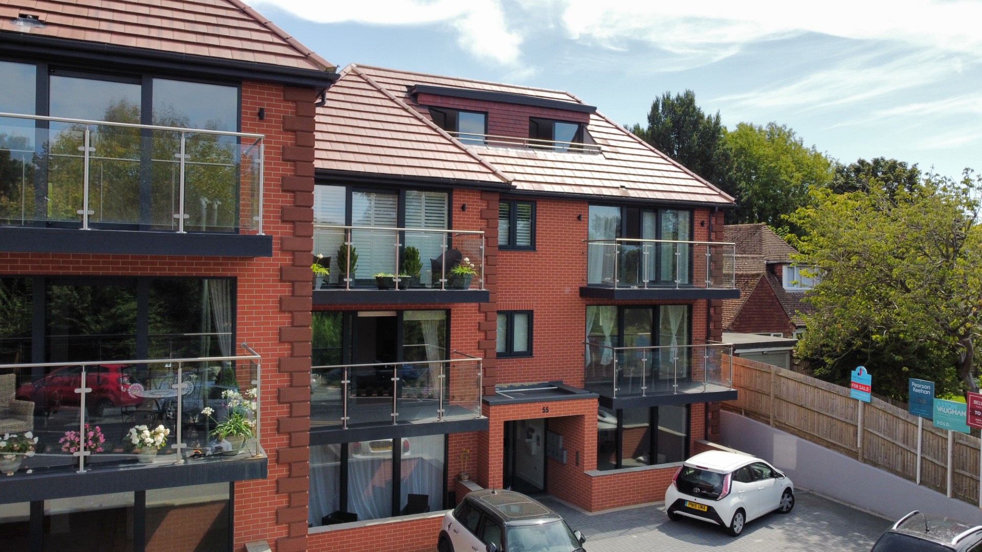 2 bedroom Flat To Let