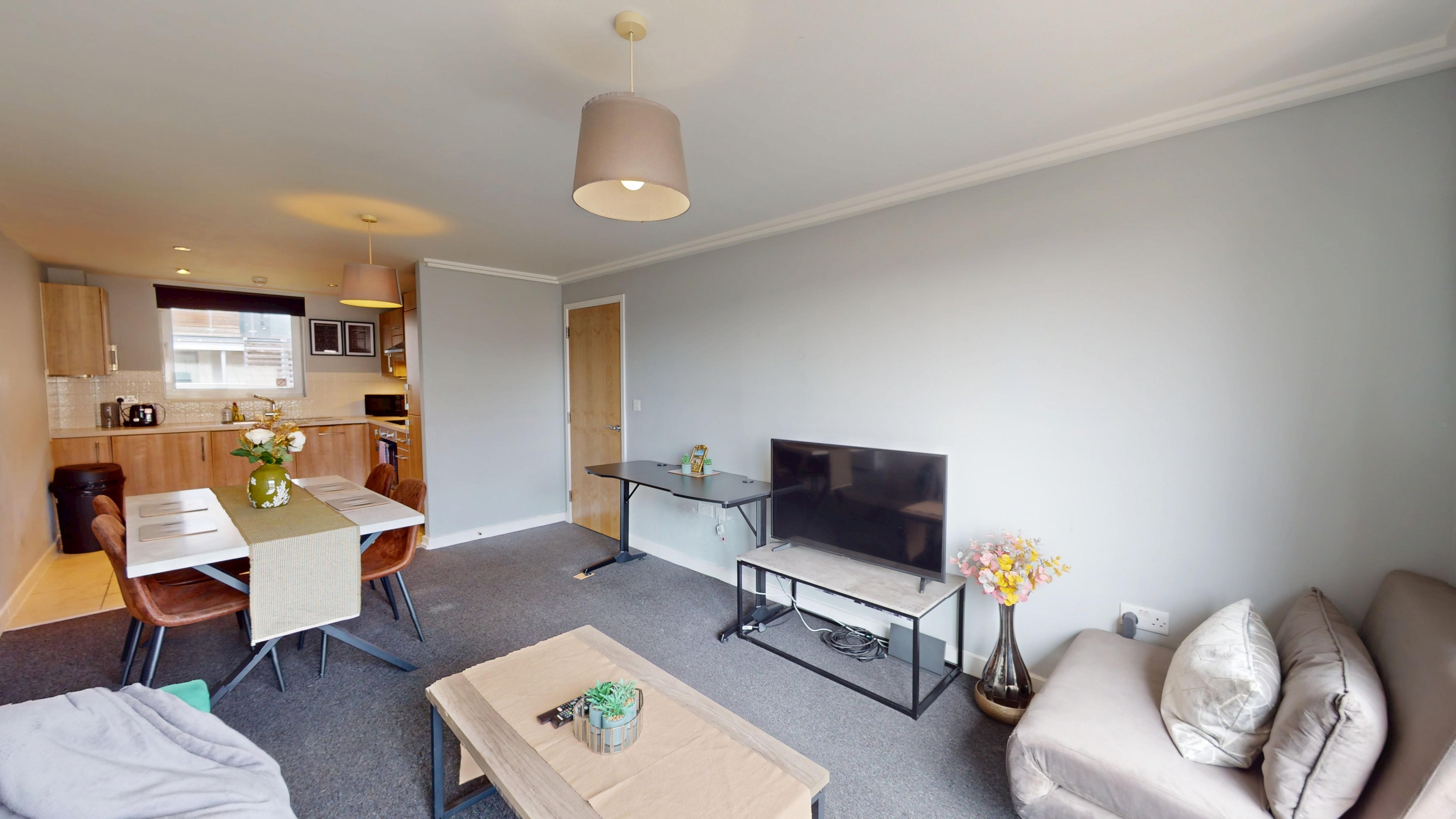 2 bedroom Flat To Let