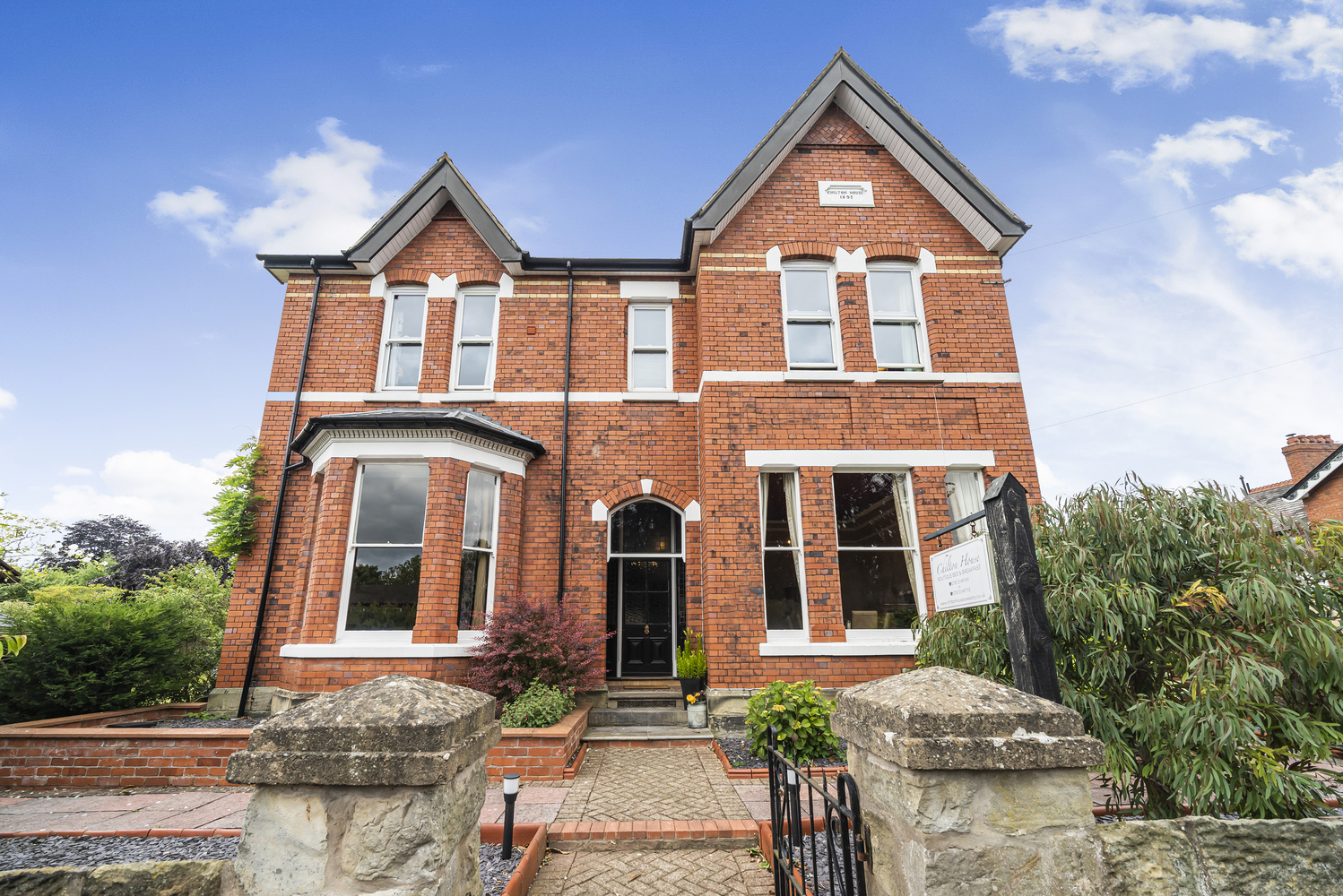 7 bedroom  For Sale