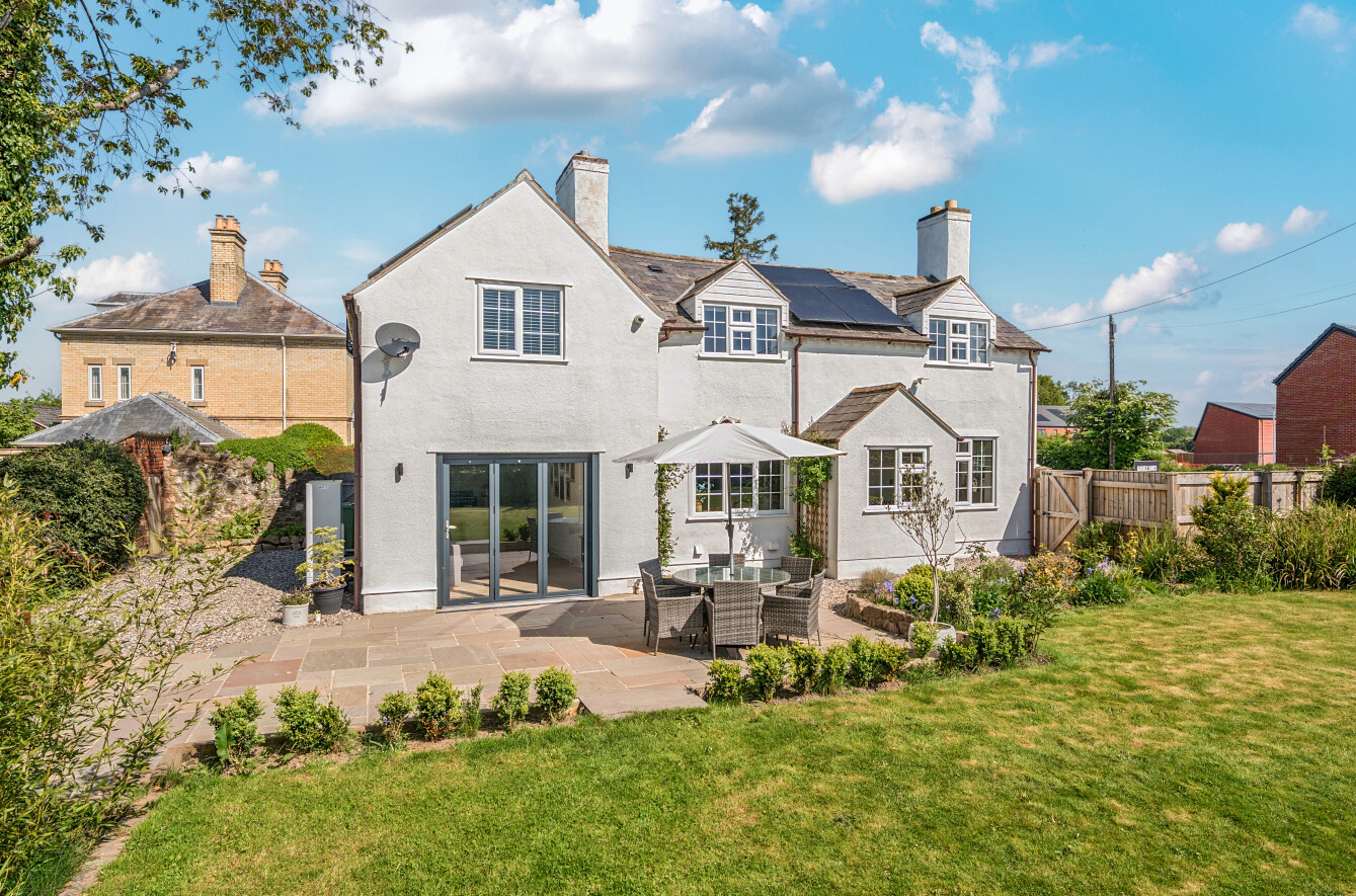 4 bedroom Detached house Sold