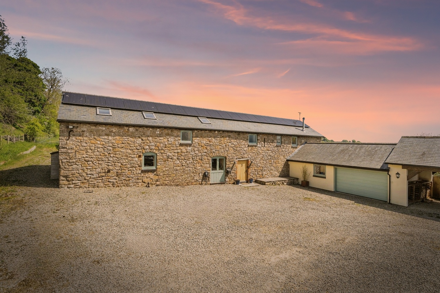 5 bedroom Property For Sale