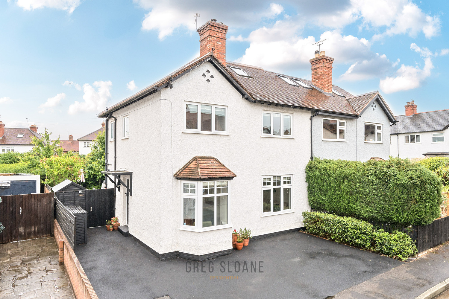 4 bedroom Semi-detached house Under Offer