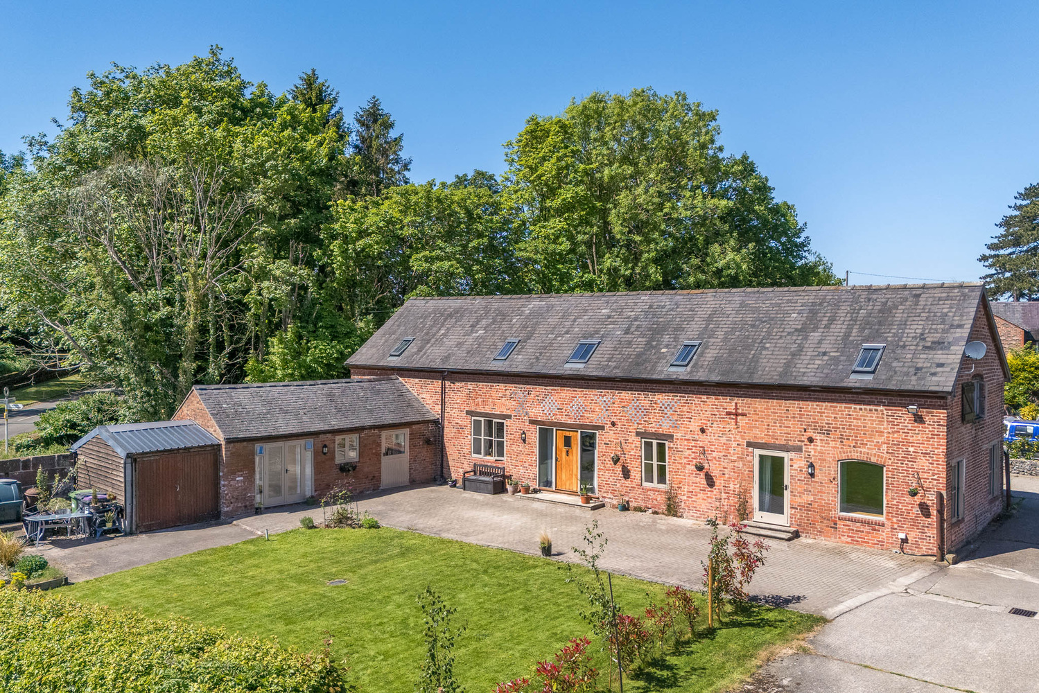 5 bedroom Link detached house For Sale