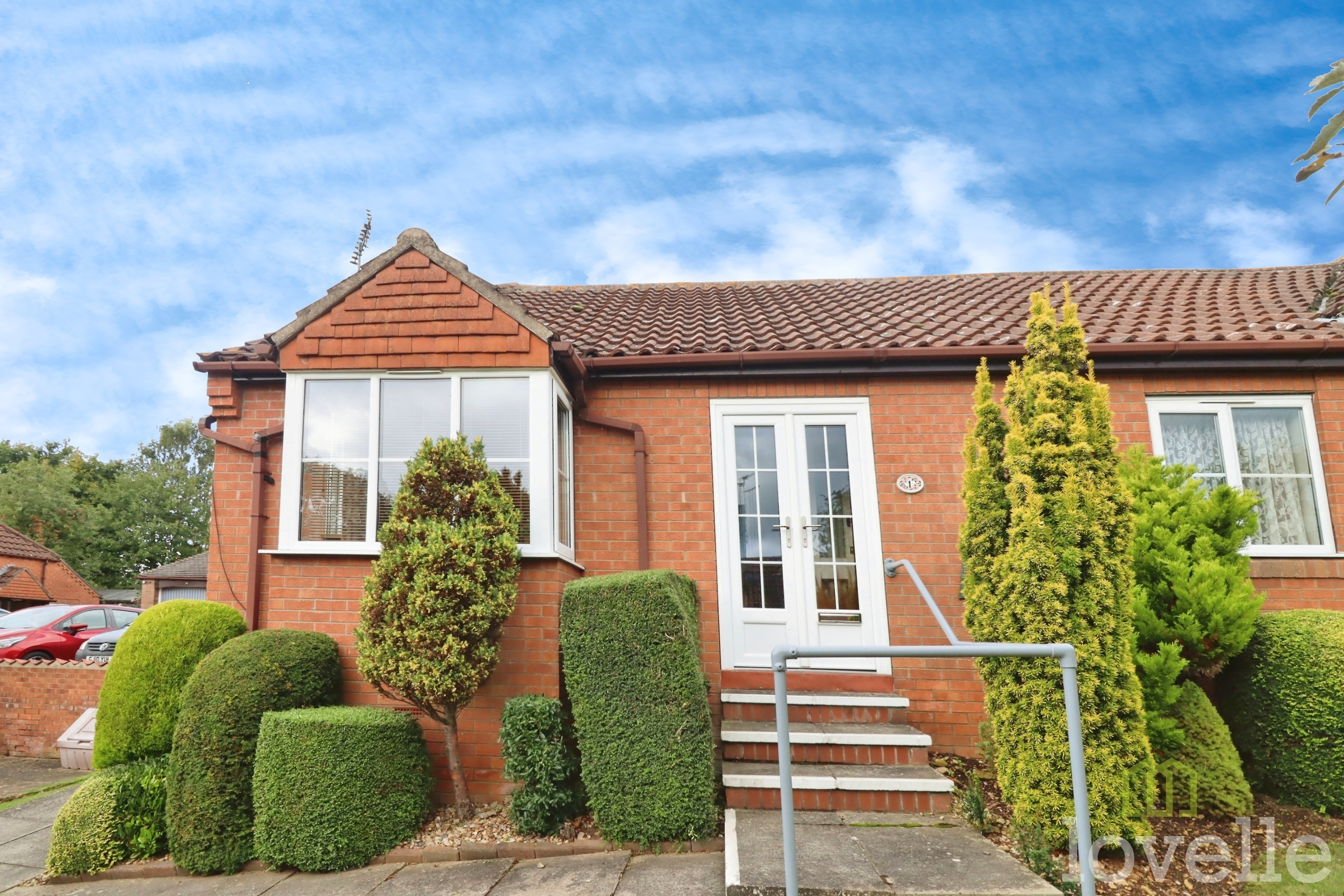 2 bedroom Detached bungalow Under Offer