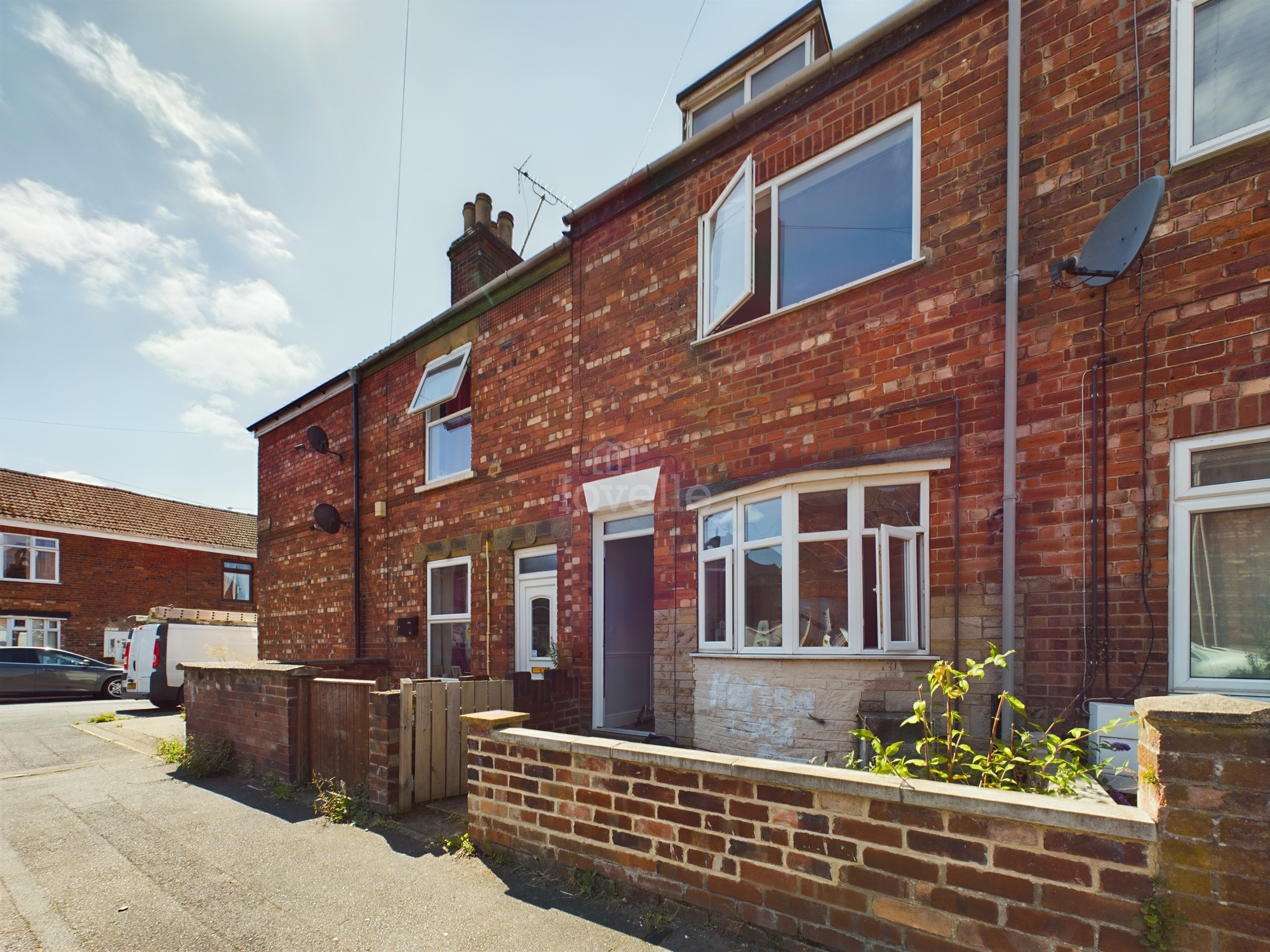 2 bedroom Terraced House To Let