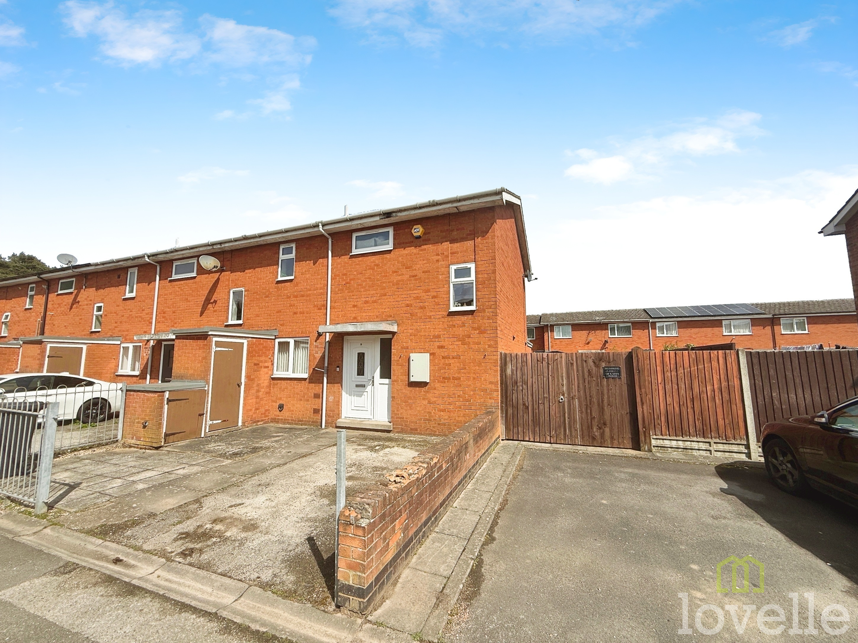 2 bedroom Terraced House Under Offer