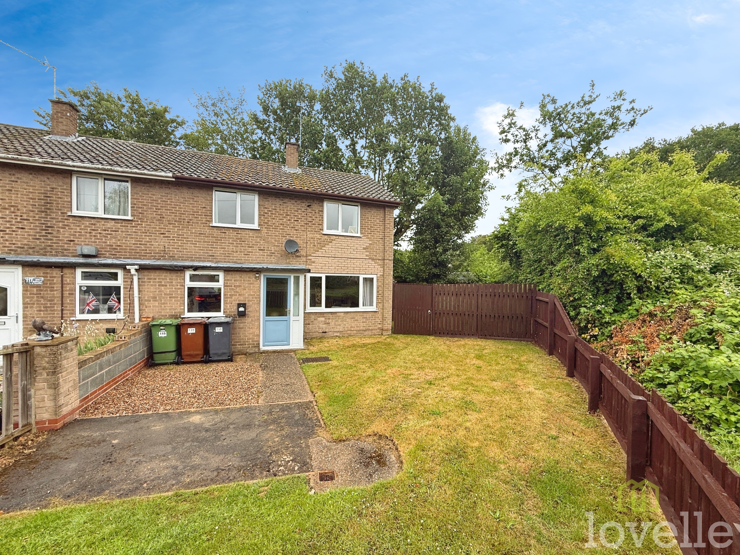2 bedroom Semi-detached house For Sale