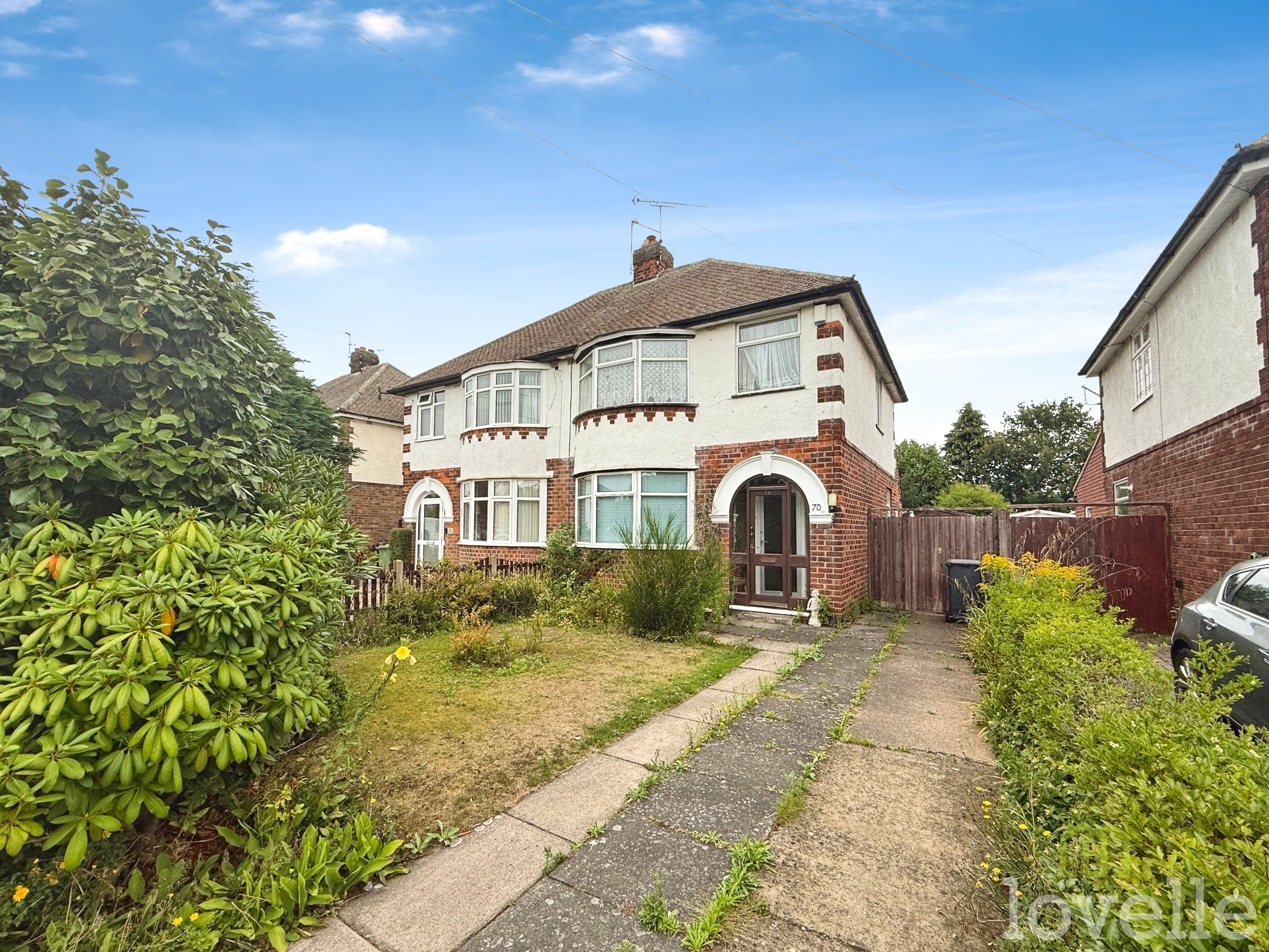 3 bedroom Semi-detached house For Sale
