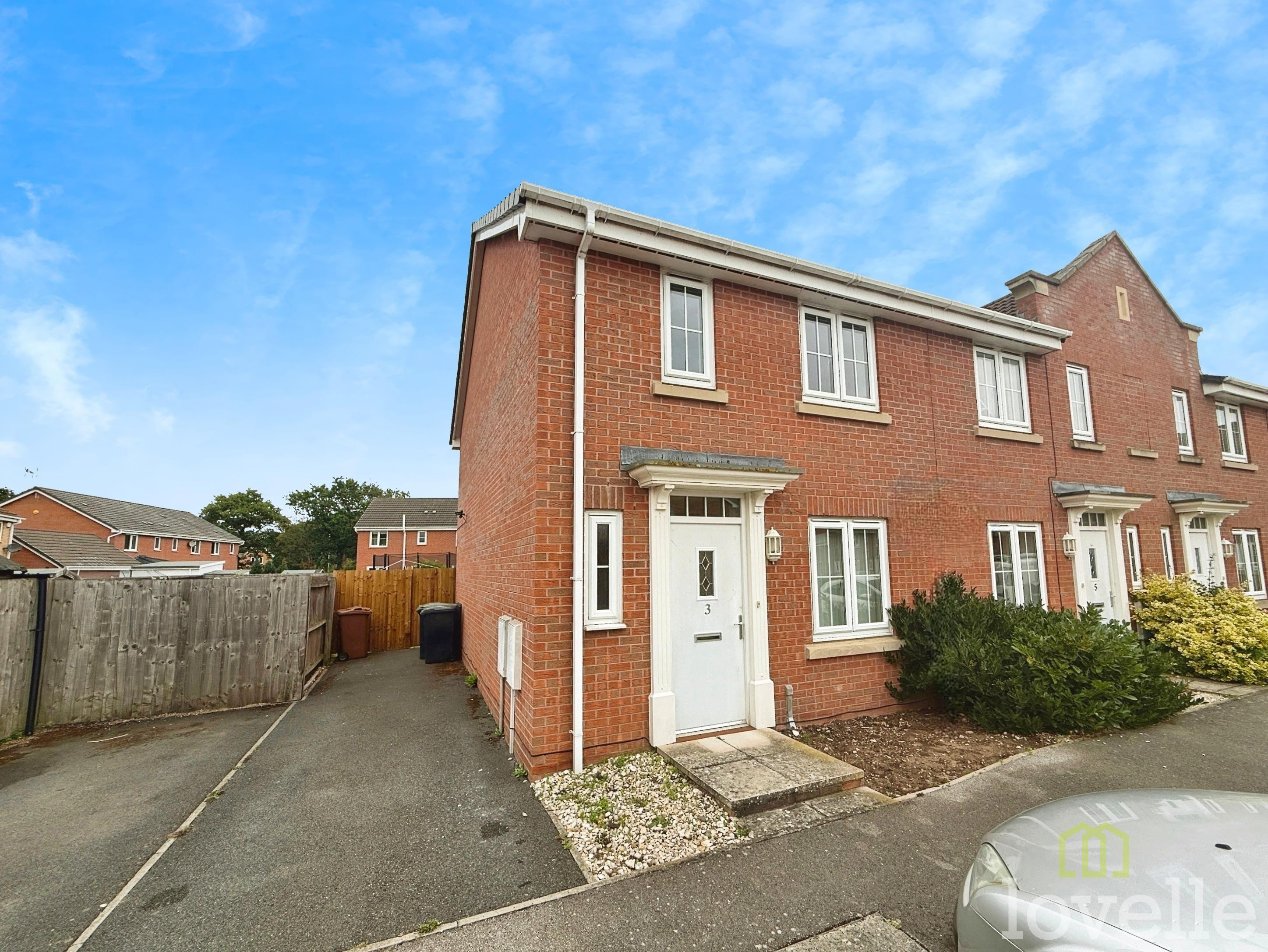 3 bedroom Town house Under Offer