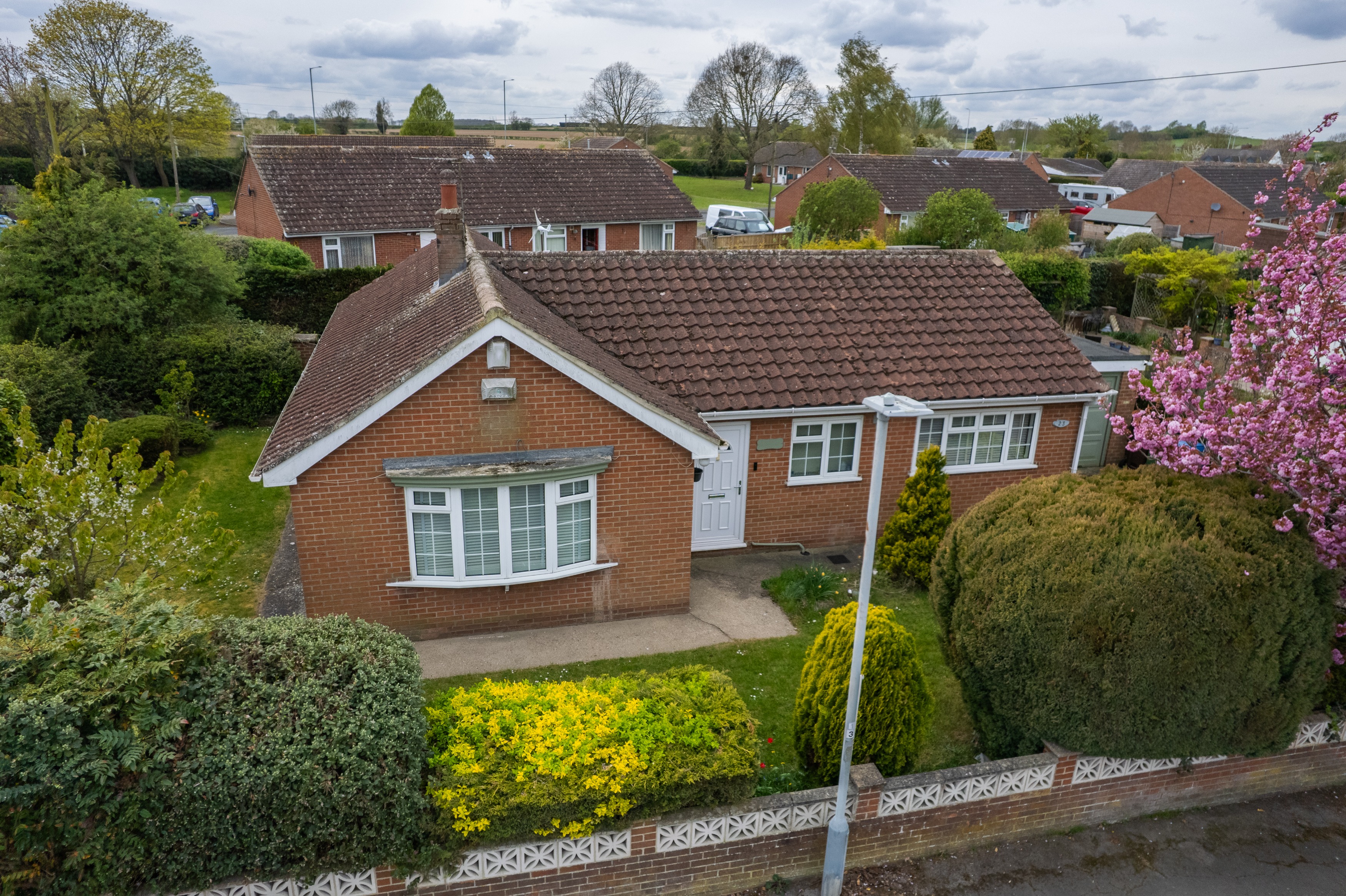 3 bedroom Detached bungalow Under Offer