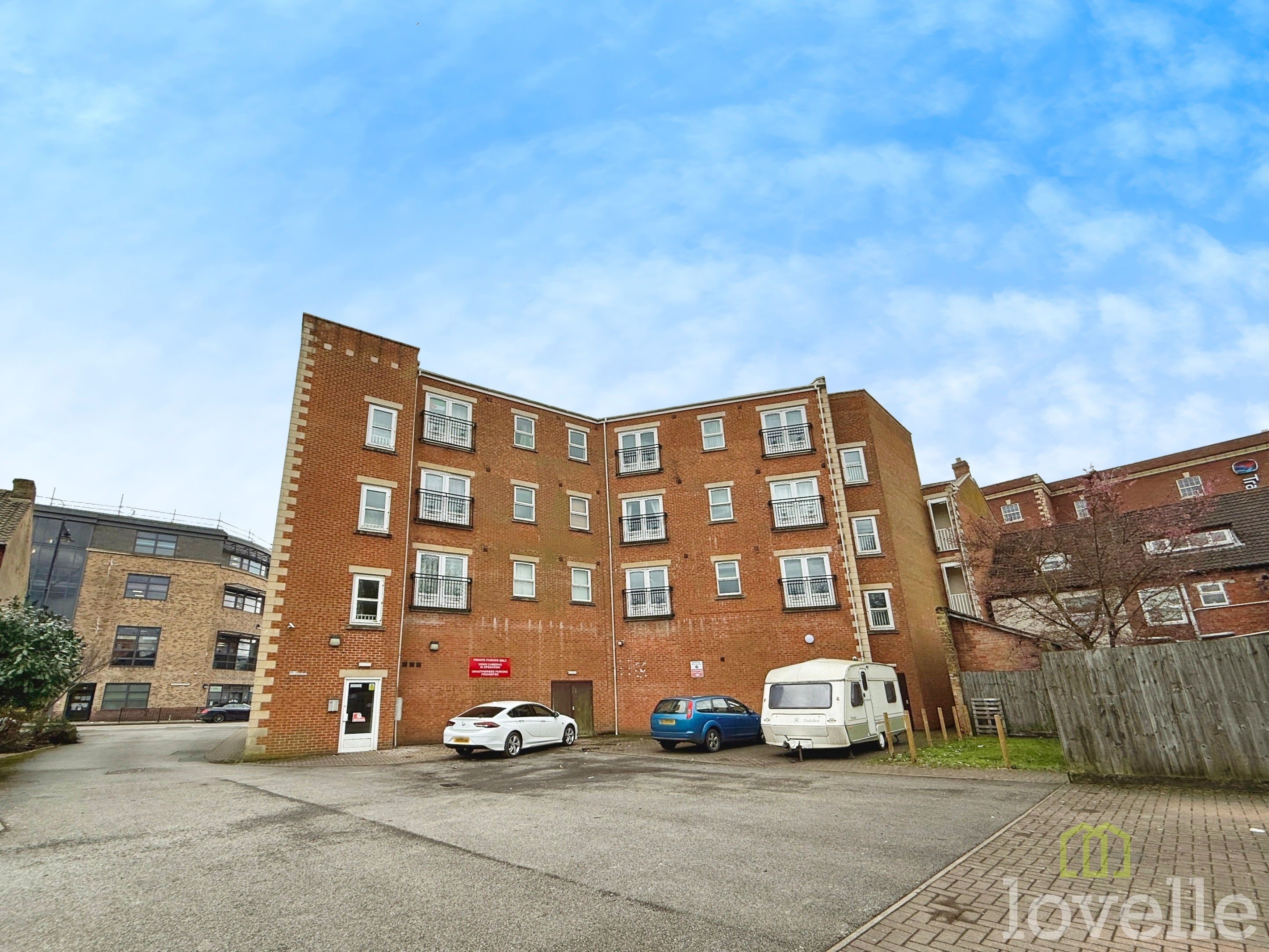 2 bedroom Flat For Sale