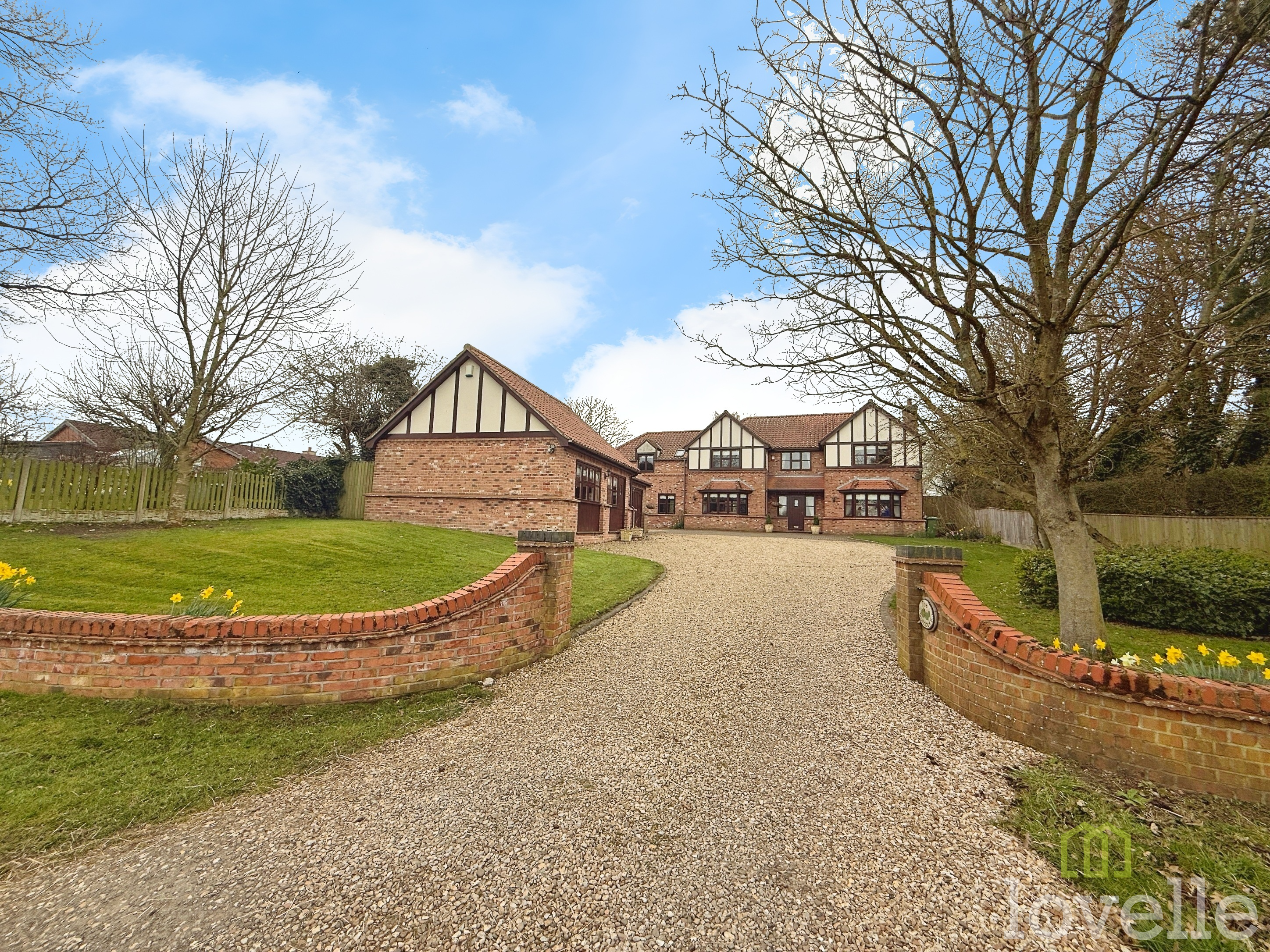 5 bedroom Detached house For Sale