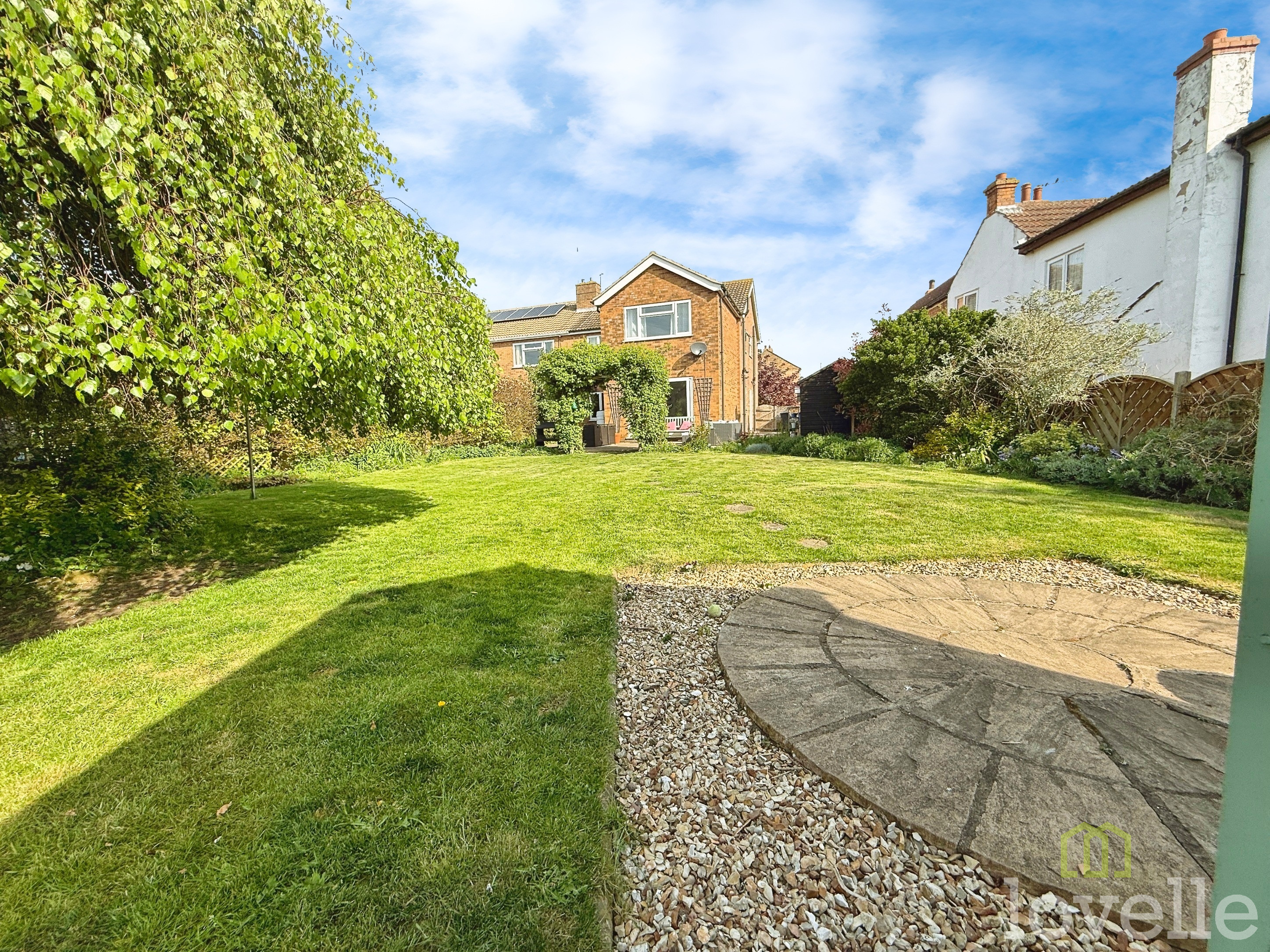 4 bedroom Semi-detached house For Sale