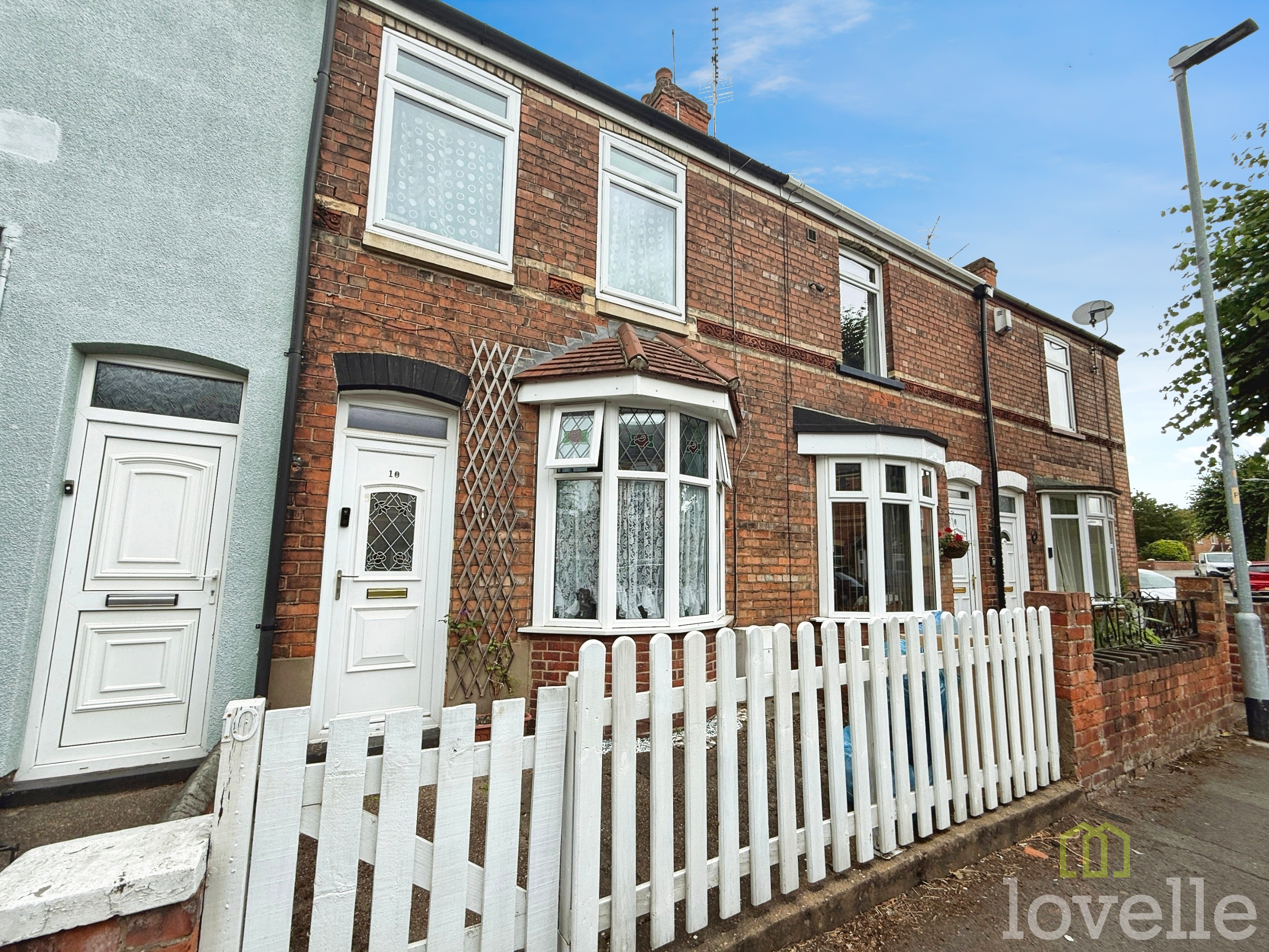 2 bedroom Terraced House To Let